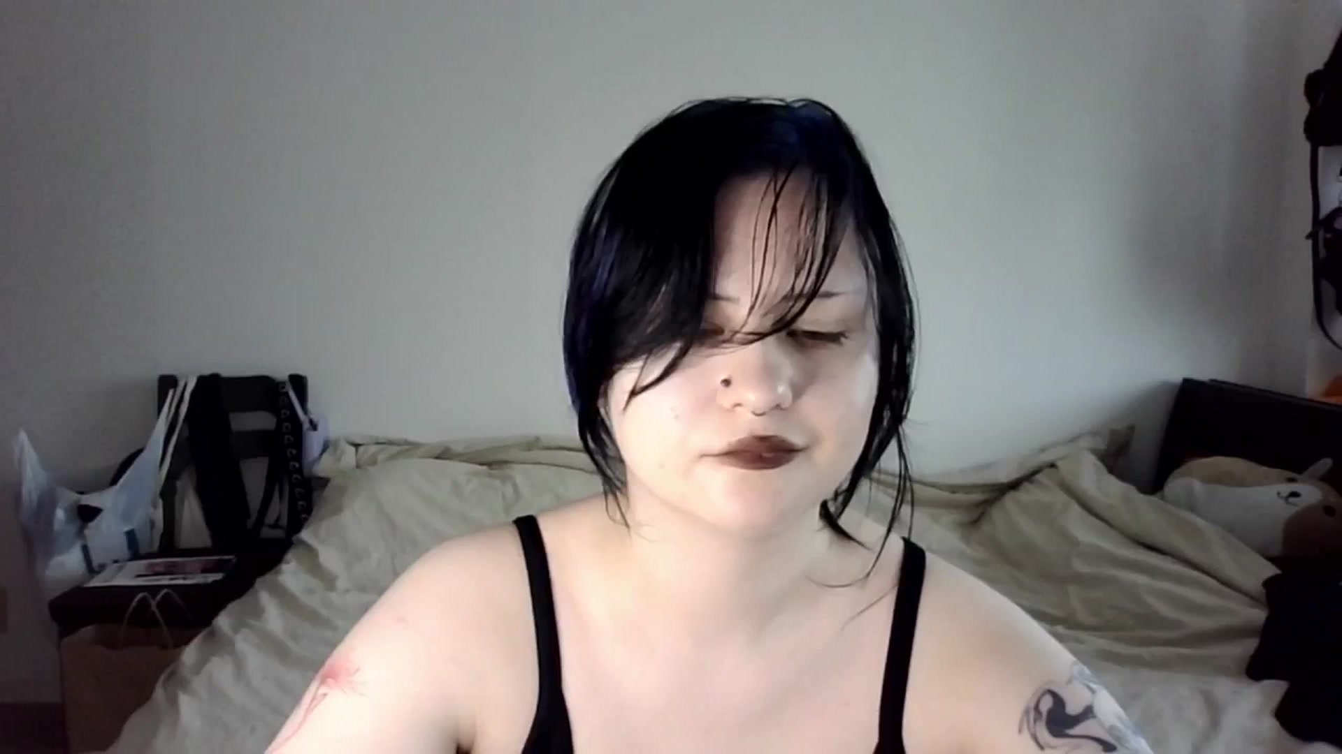 Gallery image thumbnail from v_chpek's myfreecams stream on, 09/29/2025, 01:32 image 8 of 20