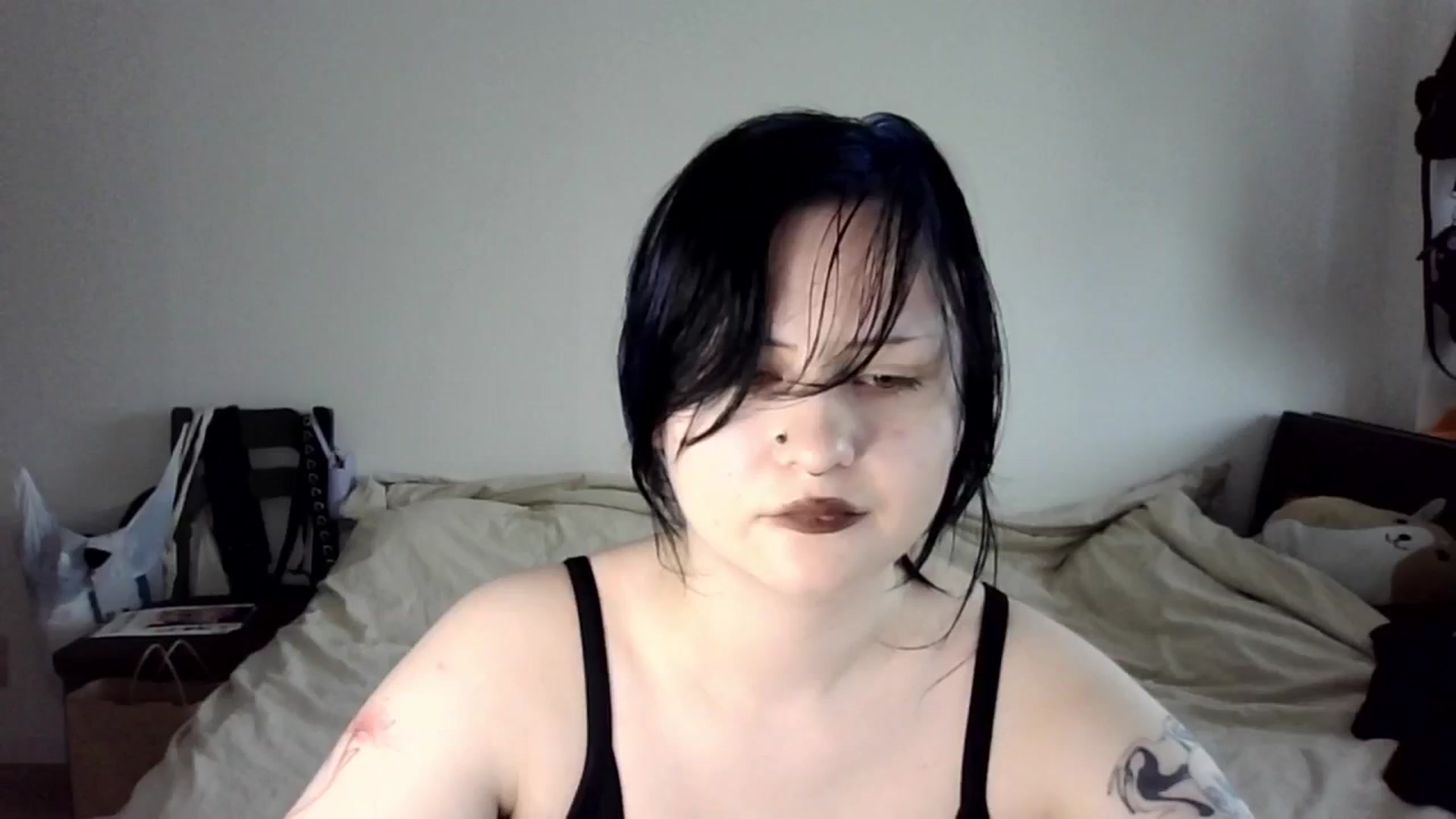 Gallery image thumbnail from v_chpek's myfreecams stream on, 09/29/2025, 01:32 image 11 of 20