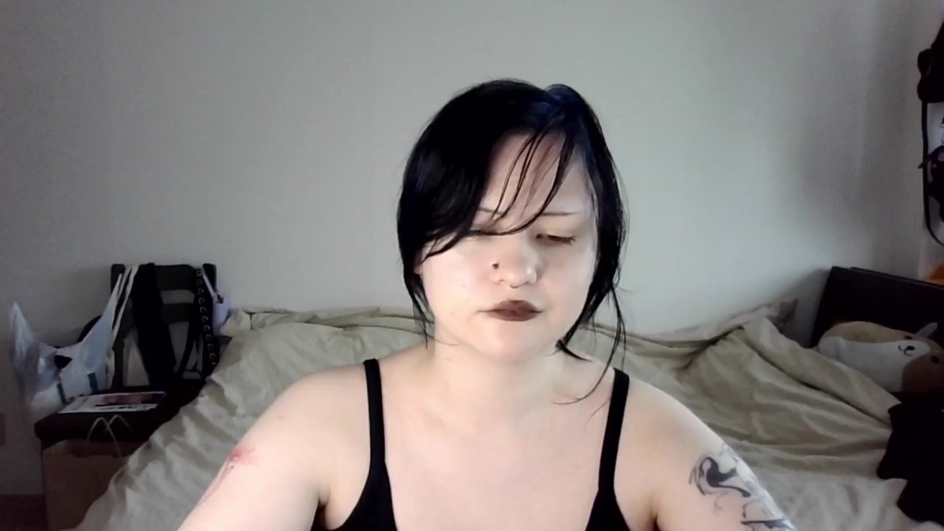 Gallery image thumbnail from v_chpek's myfreecams stream on, 09/29/2025, 01:32 image 3 of 20