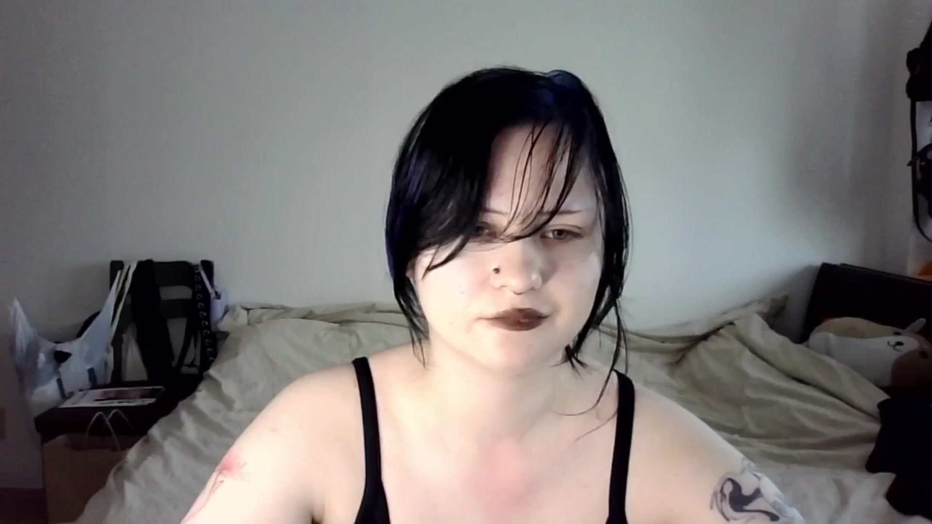 Gallery image thumbnail from v_chpek's myfreecams stream on, 09/29/2025, 01:32 image 13 of 20