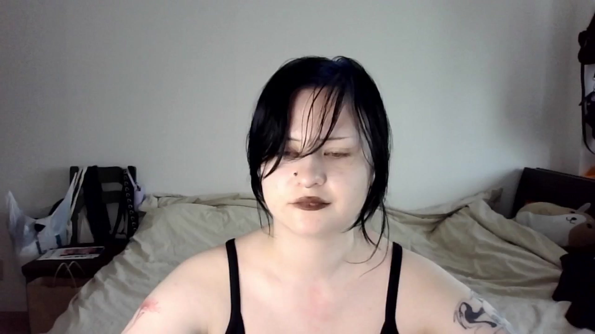 Gallery image thumbnail from v_chpek's myfreecams stream on, 09/29/2025, 01:32 image 19 of 20
