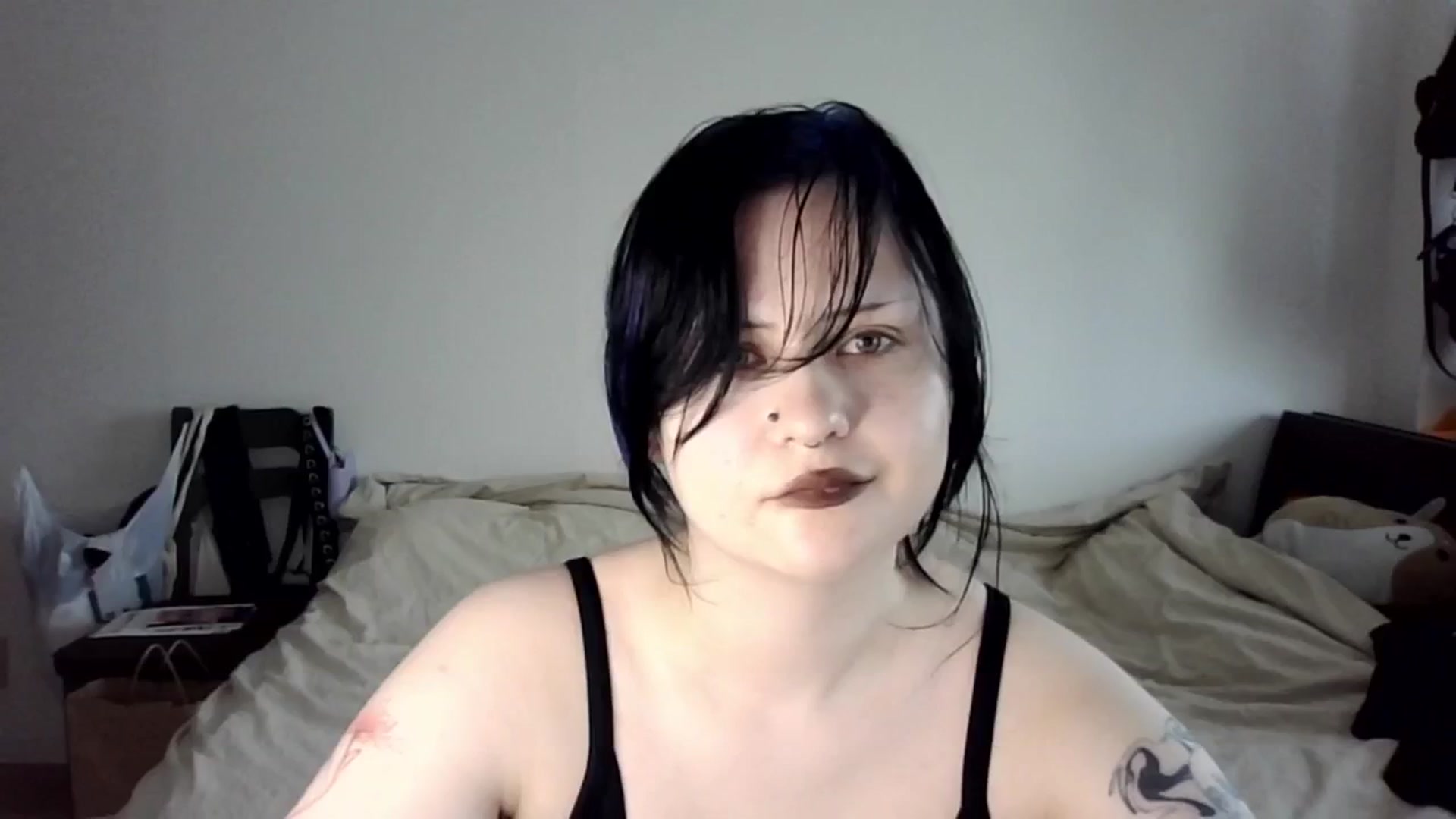 Gallery image thumbnail from v_chpek's myfreecams stream on, 09/29/2025, 01:32 image 12 of 20