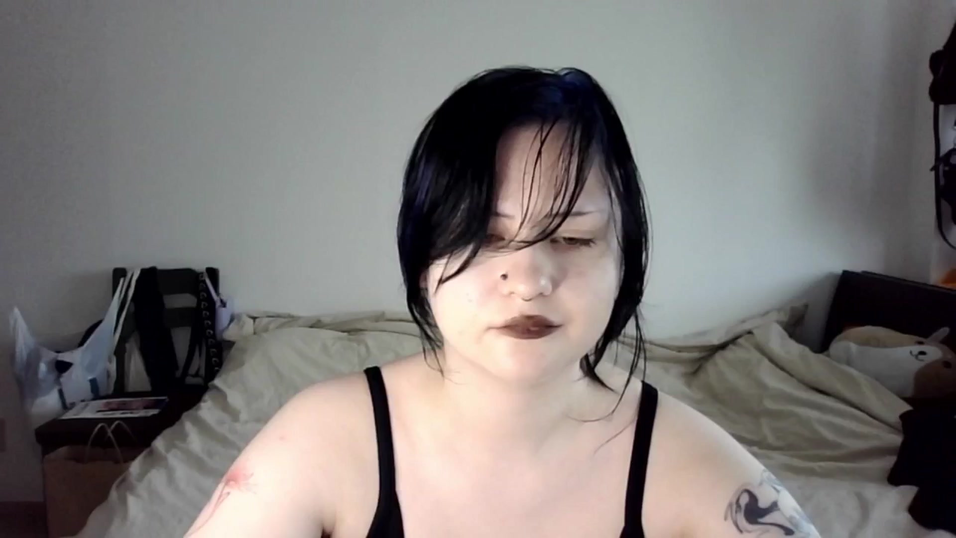 Gallery image thumbnail from v_chpek's myfreecams stream on, 09/29/2025, 01:32 image 5 of 20