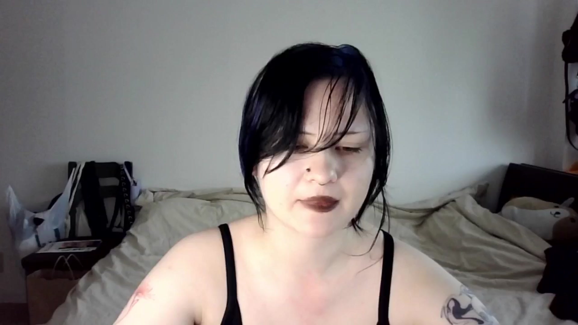 Gallery image thumbnail from v_chpek's myfreecams stream on, 09/29/2025, 01:32 image 15 of 20