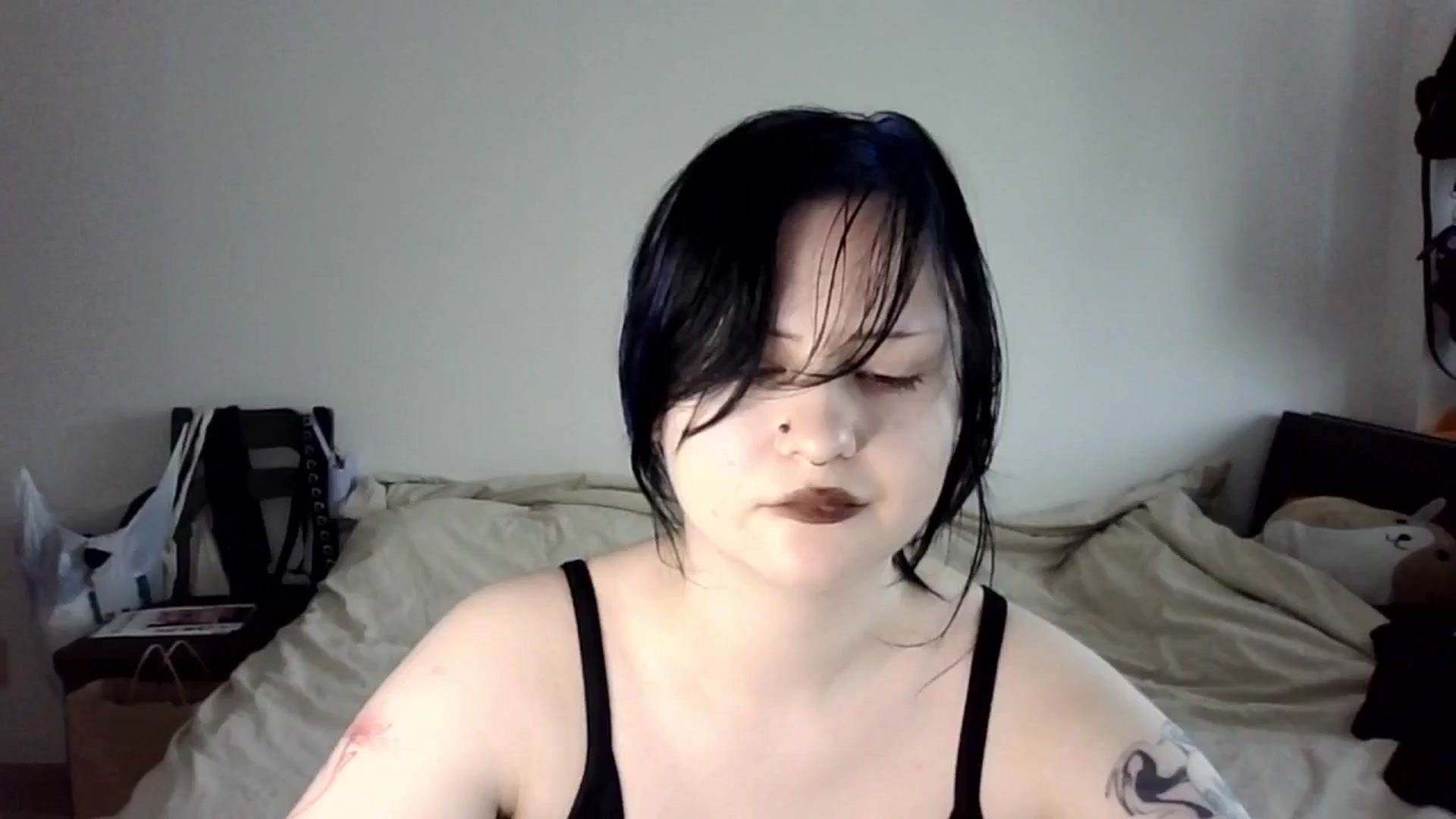 Gallery image thumbnail from v_chpek's myfreecams stream on, 09/29/2025, 01:32 image 9 of 20