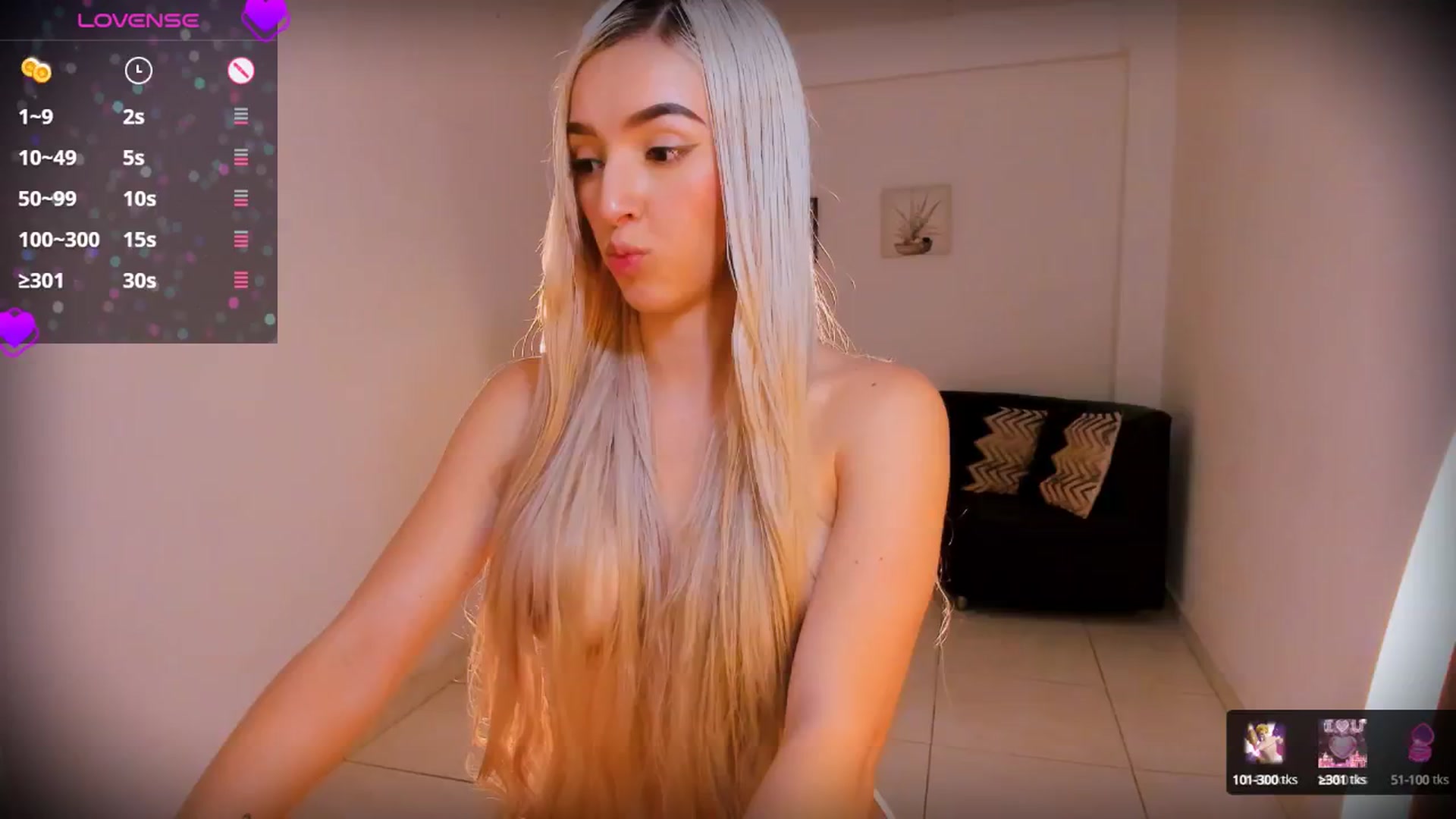 Gallery image thumbnail from valen_lux's myfreecams stream on, 02/21/2025, 08:27 image 11 of 20