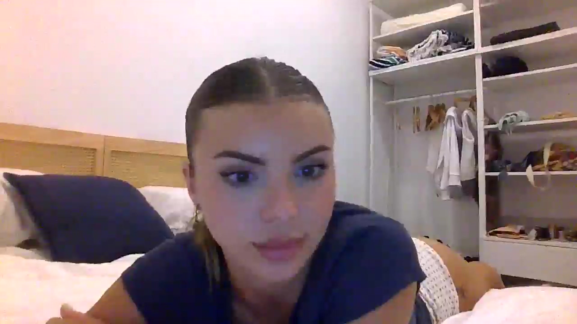 Gallery image thumbnail from valentinag_x's myfreecams stream on, 03/11/2025, 11:15 image 19 of 20
