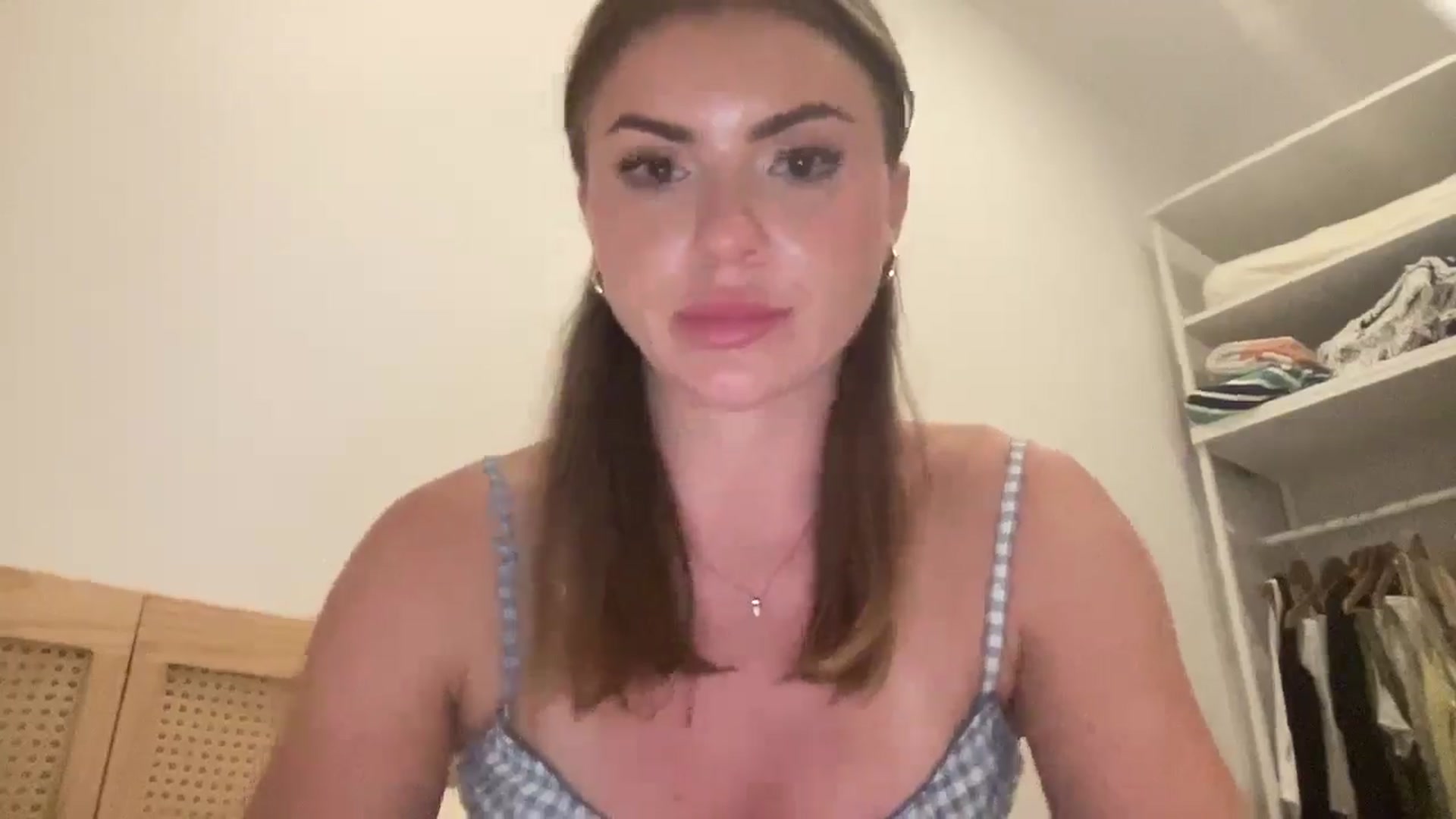 Gallery image thumbnail from valentinag_x's myfreecams stream on, 03/26/2025, 08:48 image 19 of 20
