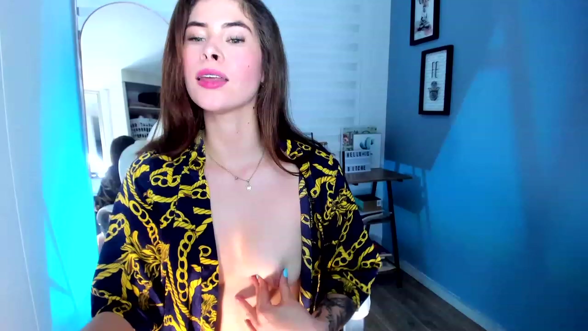 Gallery image thumbnail from valentinasuki's myfreecams stream on, 08/20/2023, 01:45 image 16 of 20