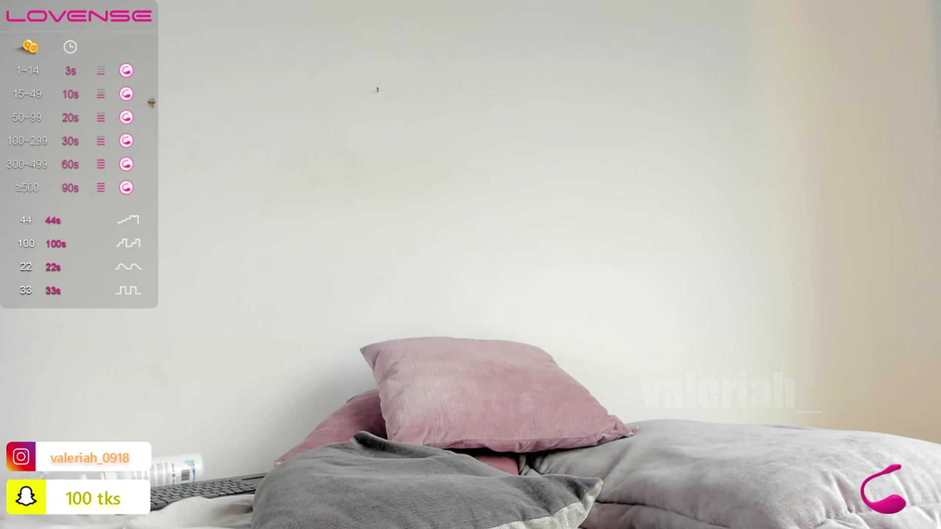 Gallery image thumbnail from valeriah_'s myfreecams stream on, 12/26/2022, 15:31 image 16 of 20