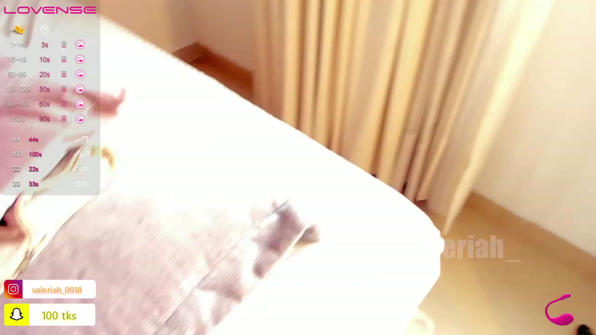 Gallery image thumbnail from valeriah_'s myfreecams stream on, 12/26/2022, 15:31 image 7 of 20