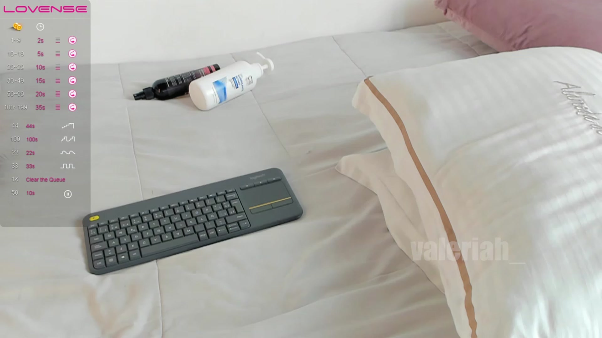 Gallery image thumbnail from valeriah_'s myfreecams stream on, 04/06/2023, 16:24 image 17 of 20