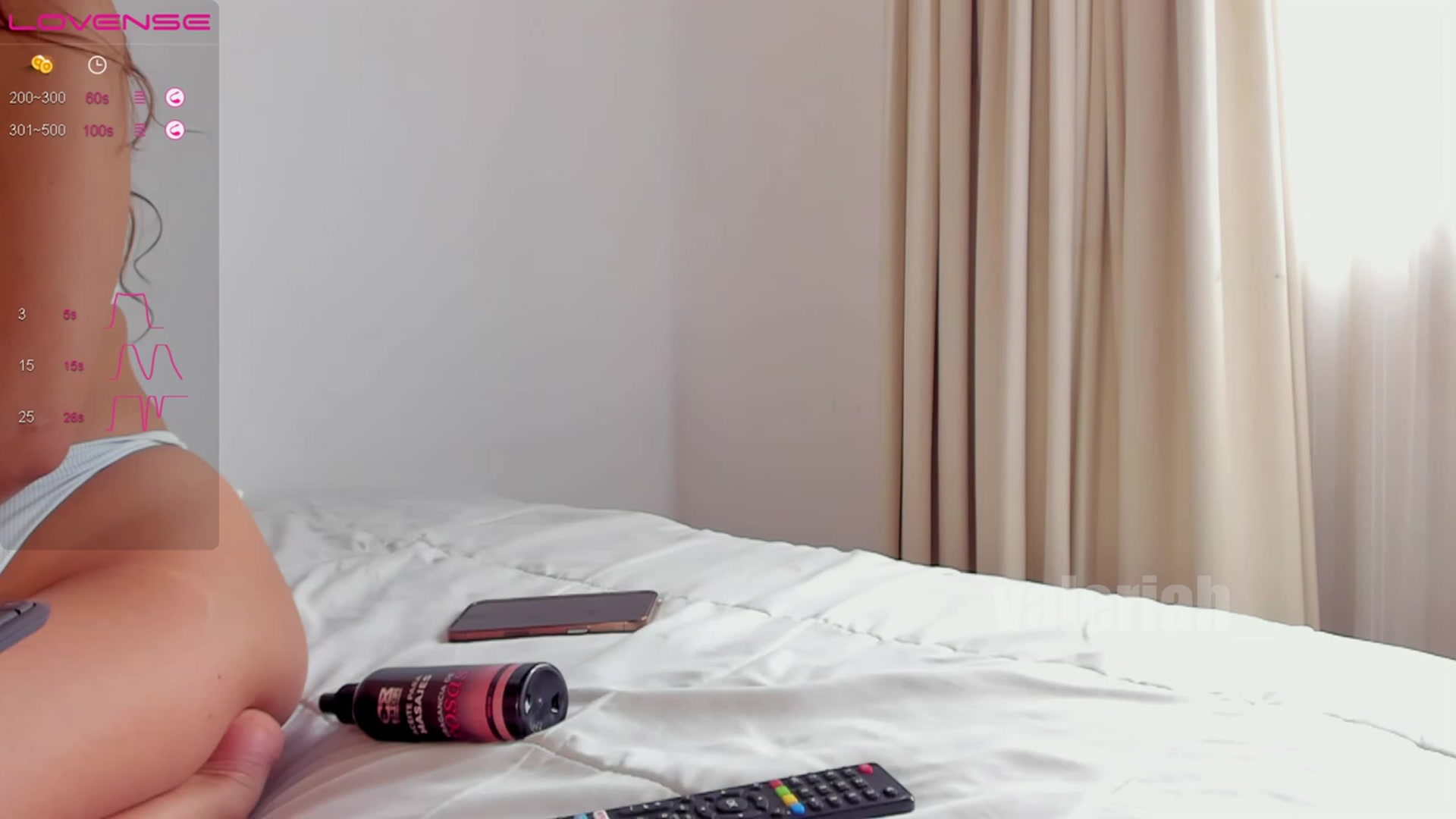 Gallery image thumbnail from valeriah_'s myfreecams stream on, 04/08/2023, 18:37 image 8 of 20