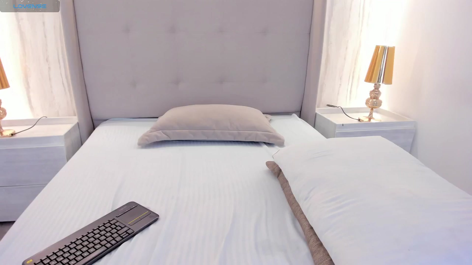 Gallery image thumbnail from valeriah_'s myfreecams stream on, 02/11/2024, 12:04 image 11 of 20