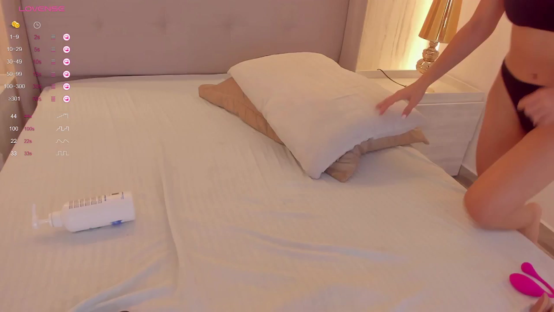 Gallery image thumbnail from valeriah_'s myfreecams stream on, 04/28/2024, 16:20 image 20 of 20
