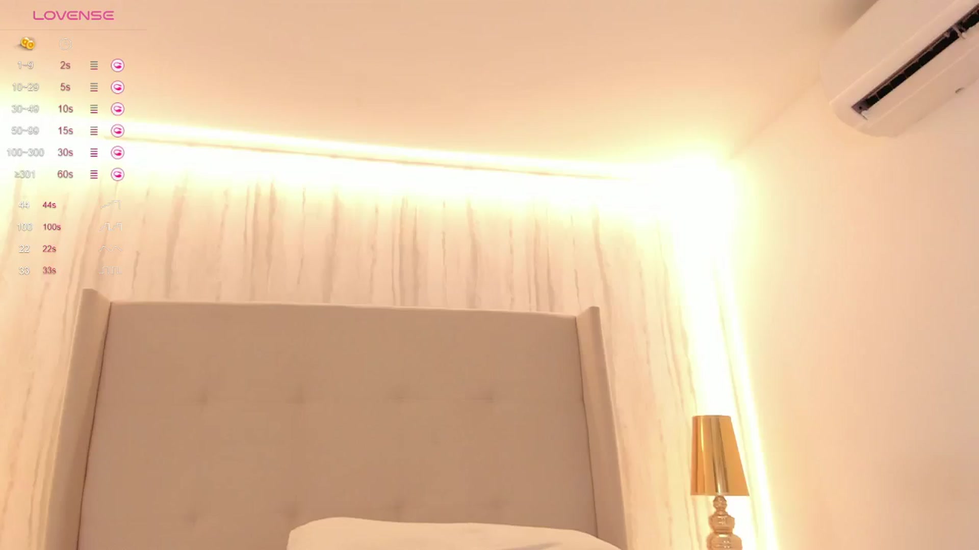 Gallery image thumbnail from valeriah_'s myfreecams stream on, 05/04/2024, 13:38 image 8 of 20
