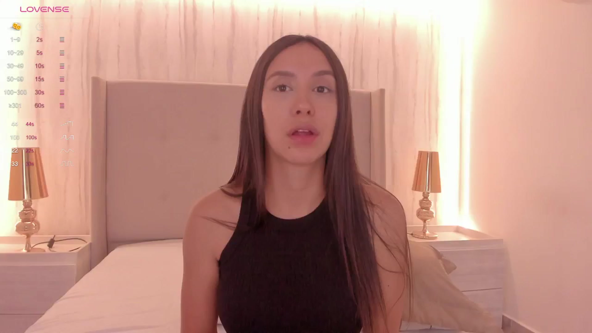 Gallery image thumbnail from valeriah_'s myfreecams stream on, 05/06/2024, 12:53 image 1 of 20