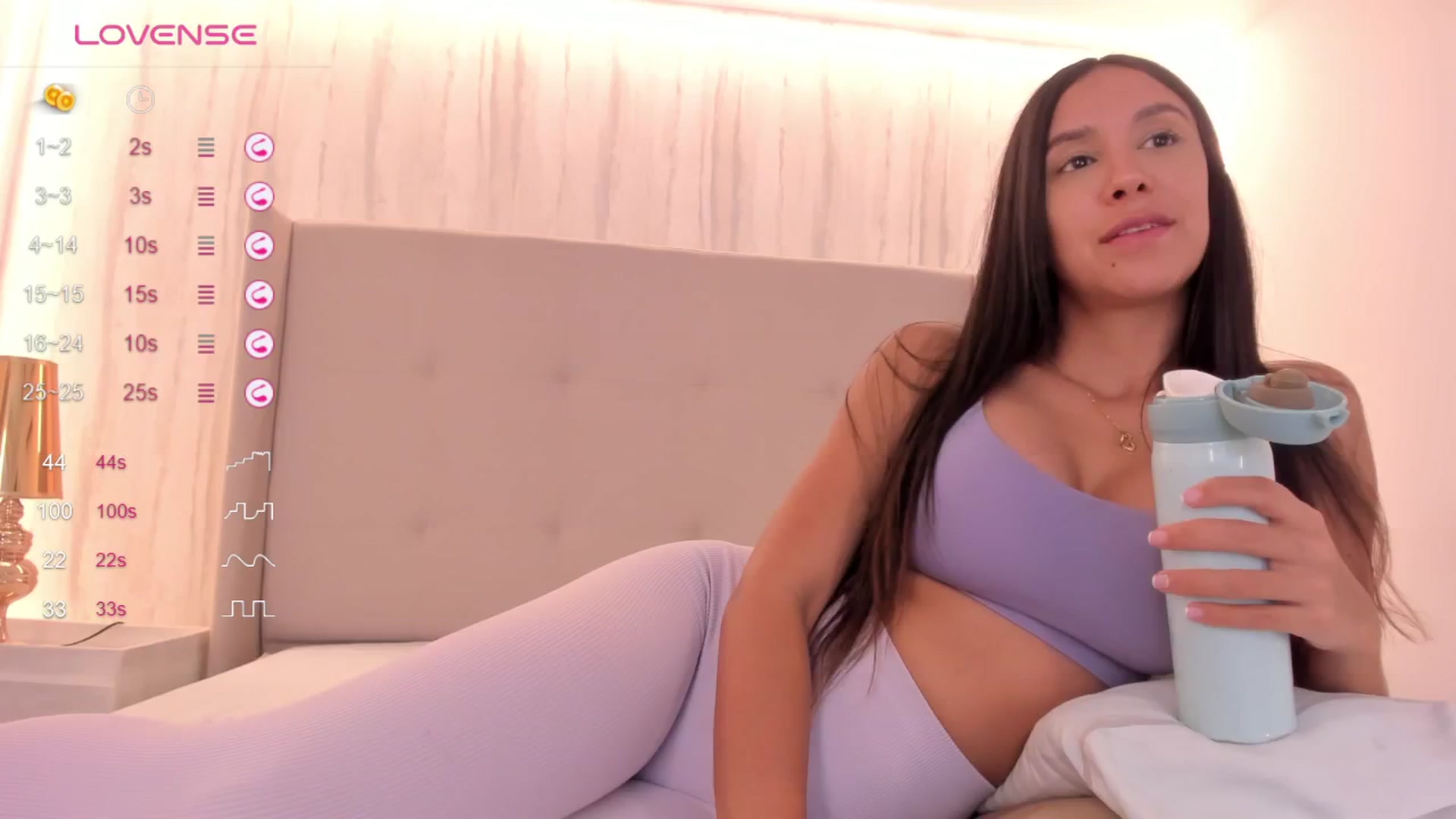 Gallery image thumbnail from valeriah_'s myfreecams stream on, 05/29/2024, 13:12 image 6 of 20