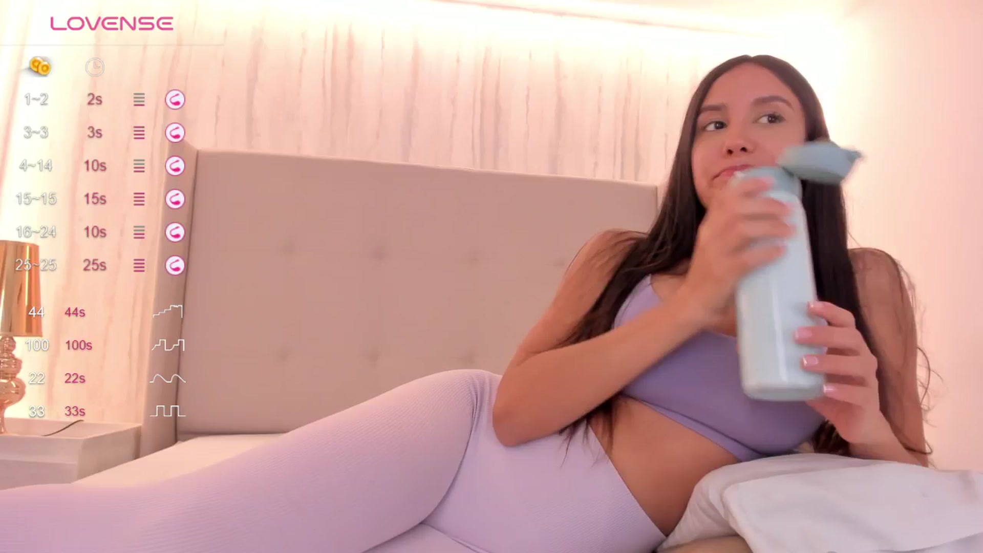 Gallery image thumbnail from valeriah_'s myfreecams stream on, 05/29/2024, 13:12 image 13 of 20