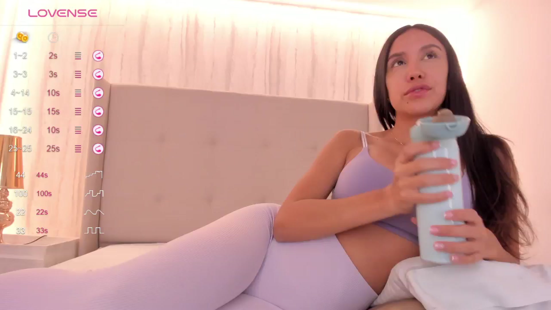 Gallery image thumbnail from valeriah_'s myfreecams stream on, 05/29/2024, 13:12 image 1 of 20