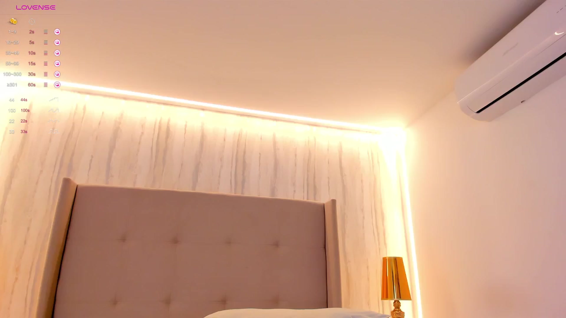 Gallery image thumbnail from valeriah_'s myfreecams stream on, 05/30/2024, 14:14 image 18 of 20