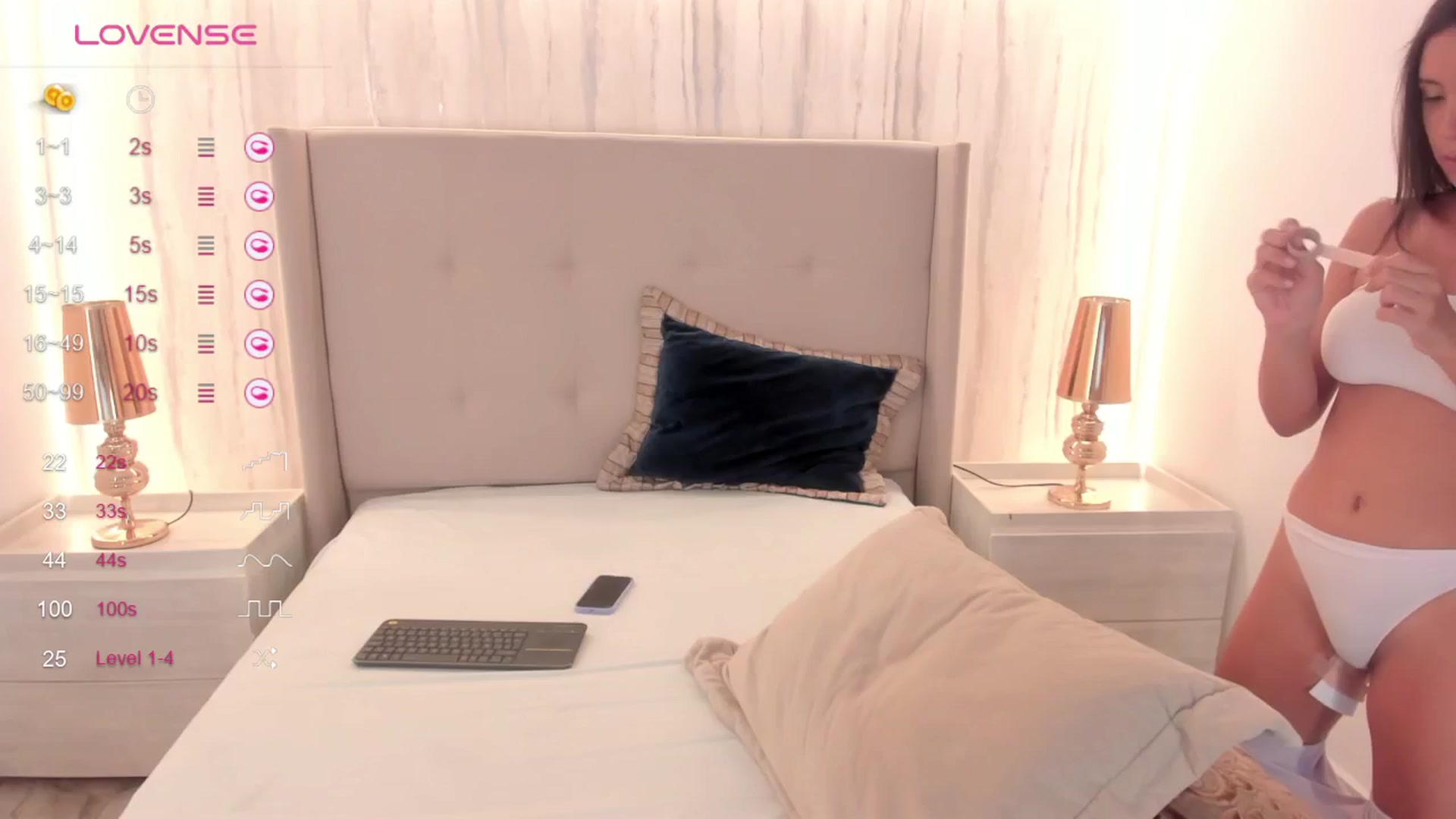 Gallery image thumbnail from valeriah_'s myfreecams stream on, 06/11/2024, 12:57 image 20 of 20