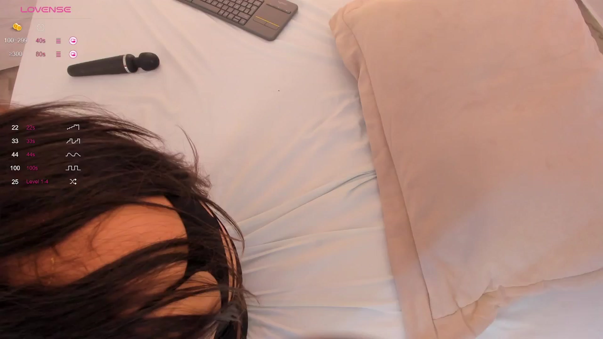 Gallery image thumbnail from valeriah_'s myfreecams stream on, 06/22/2024, 11:20 image 20 of 20