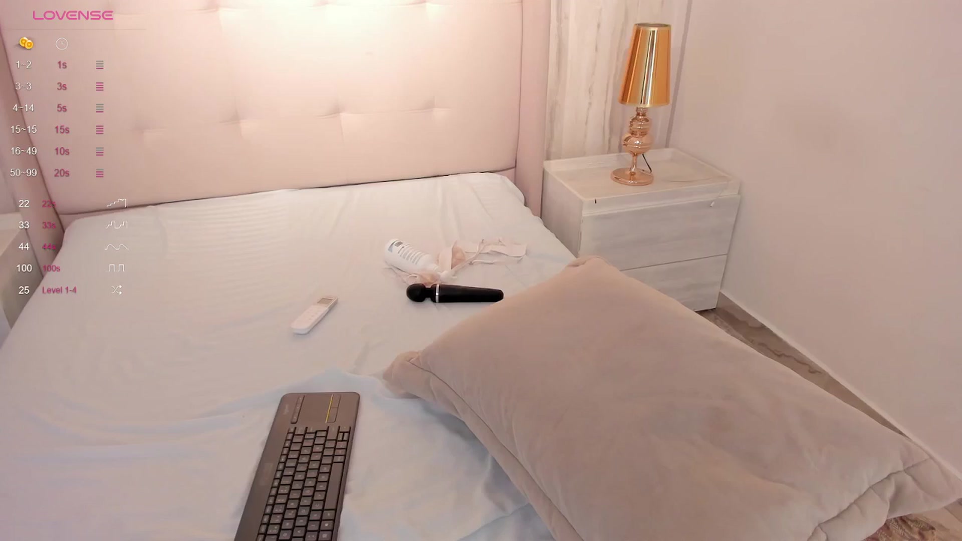 Gallery image thumbnail from valeriah_'s myfreecams stream on, 06/26/2024, 13:55 image 19 of 20