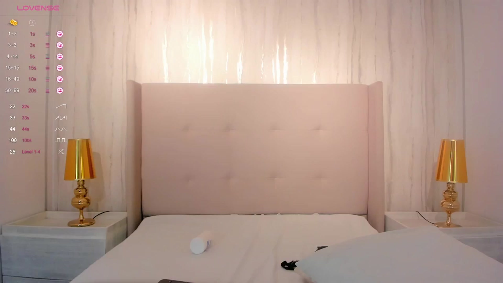Gallery image thumbnail from valeriah_'s myfreecams stream on, 07/13/2024, 13:19 image 15 of 20