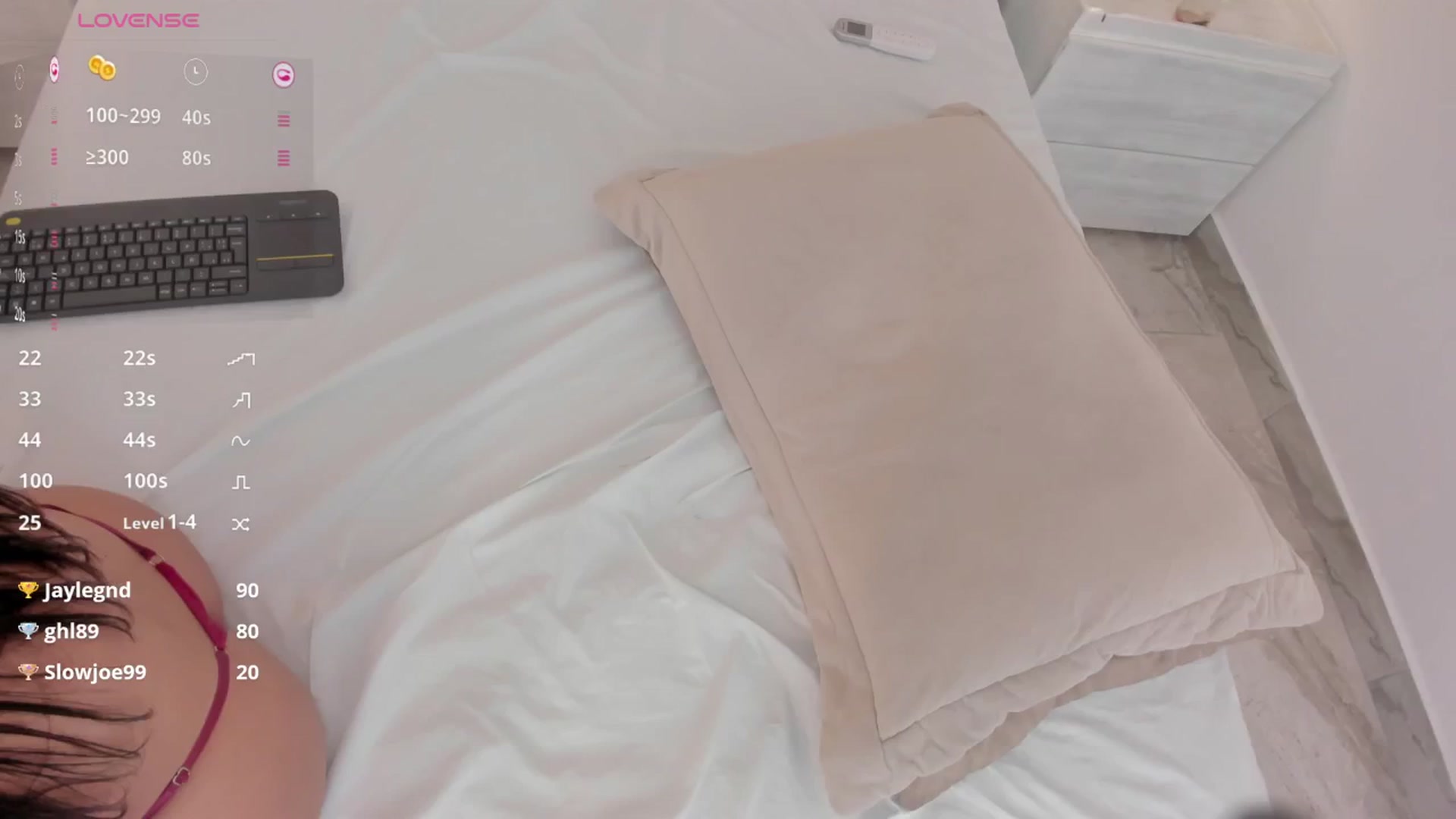 Gallery image thumbnail from valeriah_'s myfreecams stream on, 10/21/2024, 14:42 image 11 of 20