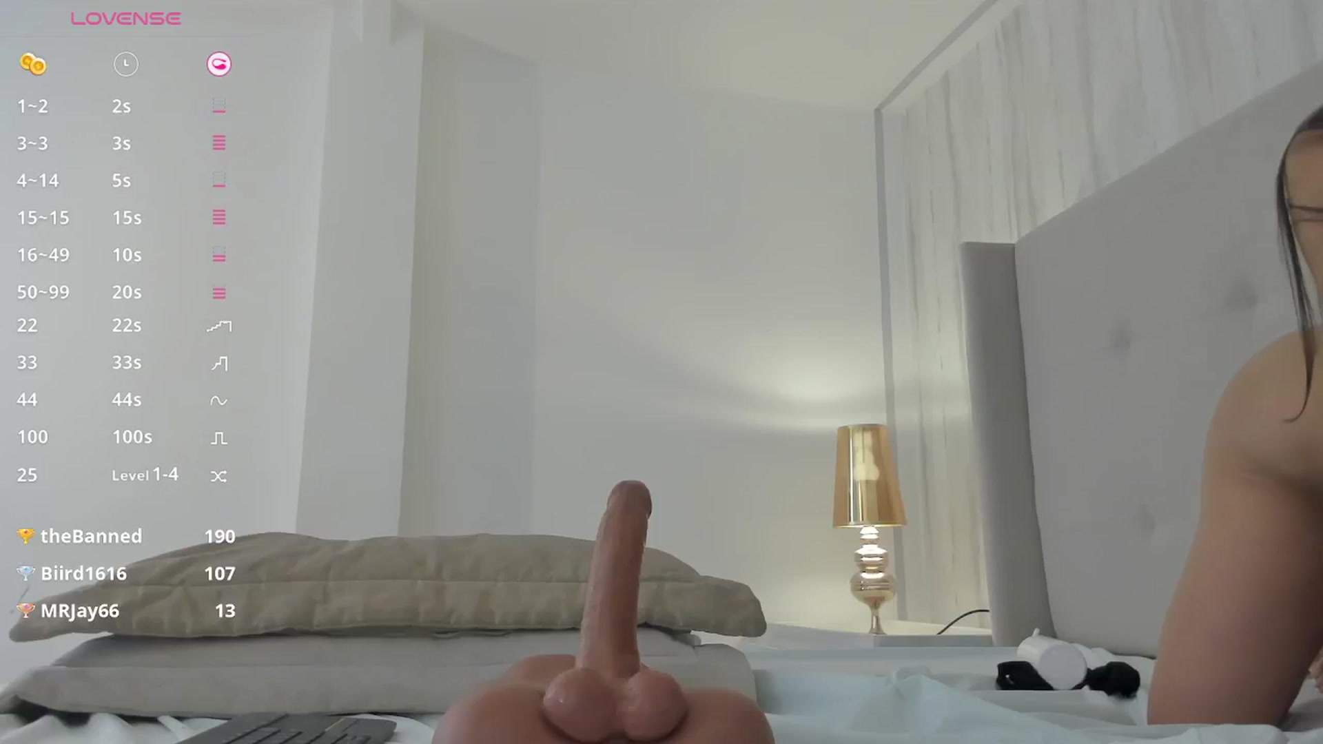 Gallery image thumbnail from valeriah_'s myfreecams stream on, 10/31/2024, 13:42 image 15 of 20
