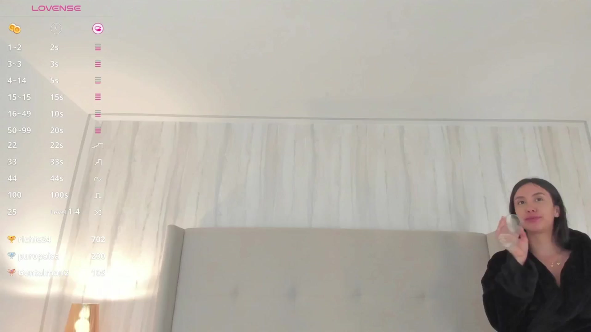 Gallery image thumbnail from valeriah_'s myfreecams stream on, 12/17/2024, 15:07 image 12 of 20