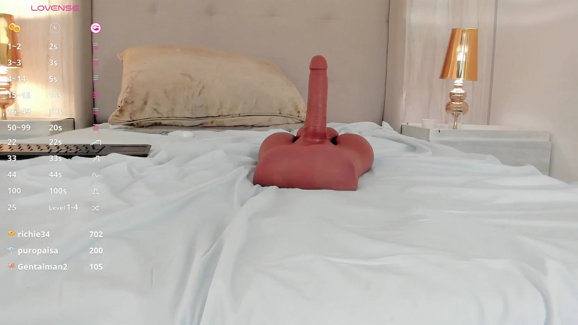 Gallery image thumbnail from valeriah_'s myfreecams stream on, 12/17/2024, 16:42 image 3 of 20