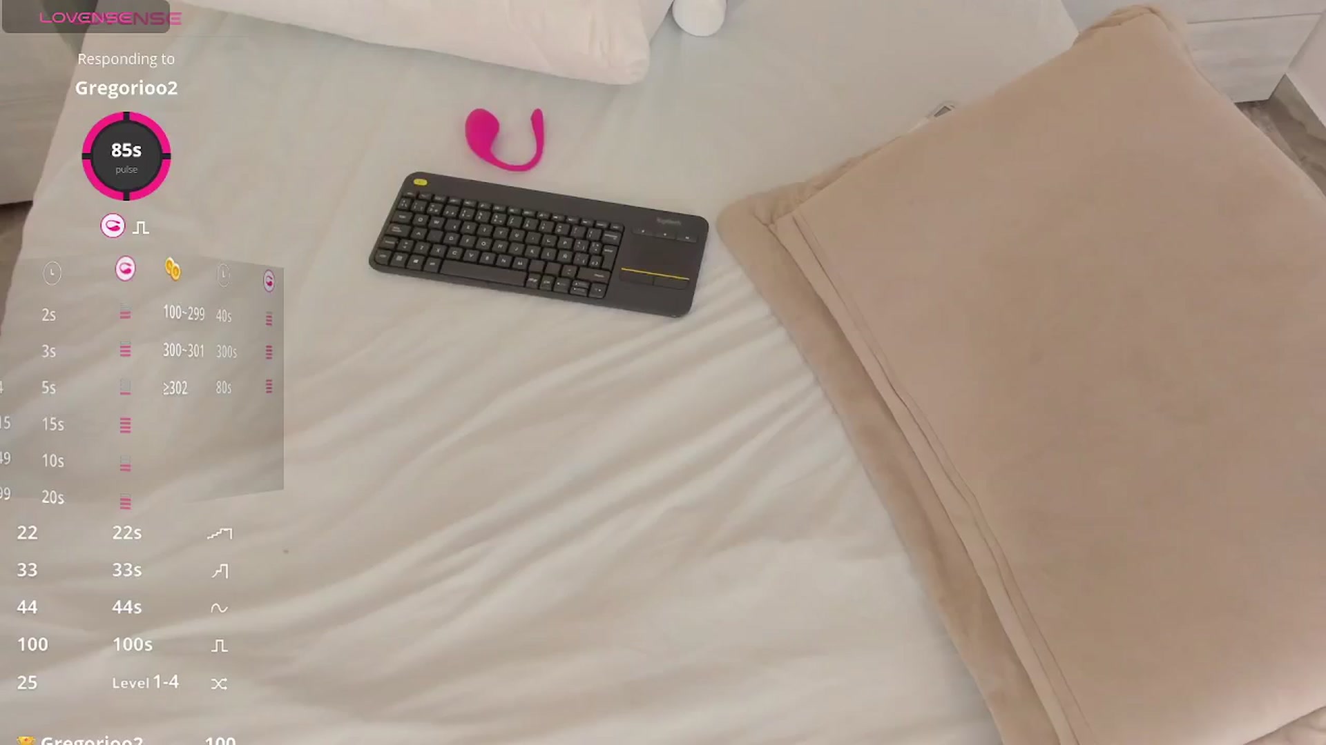 Gallery image thumbnail from valeriah_'s myfreecams stream on, 12/23/2024, 15:00 image 9 of 20
