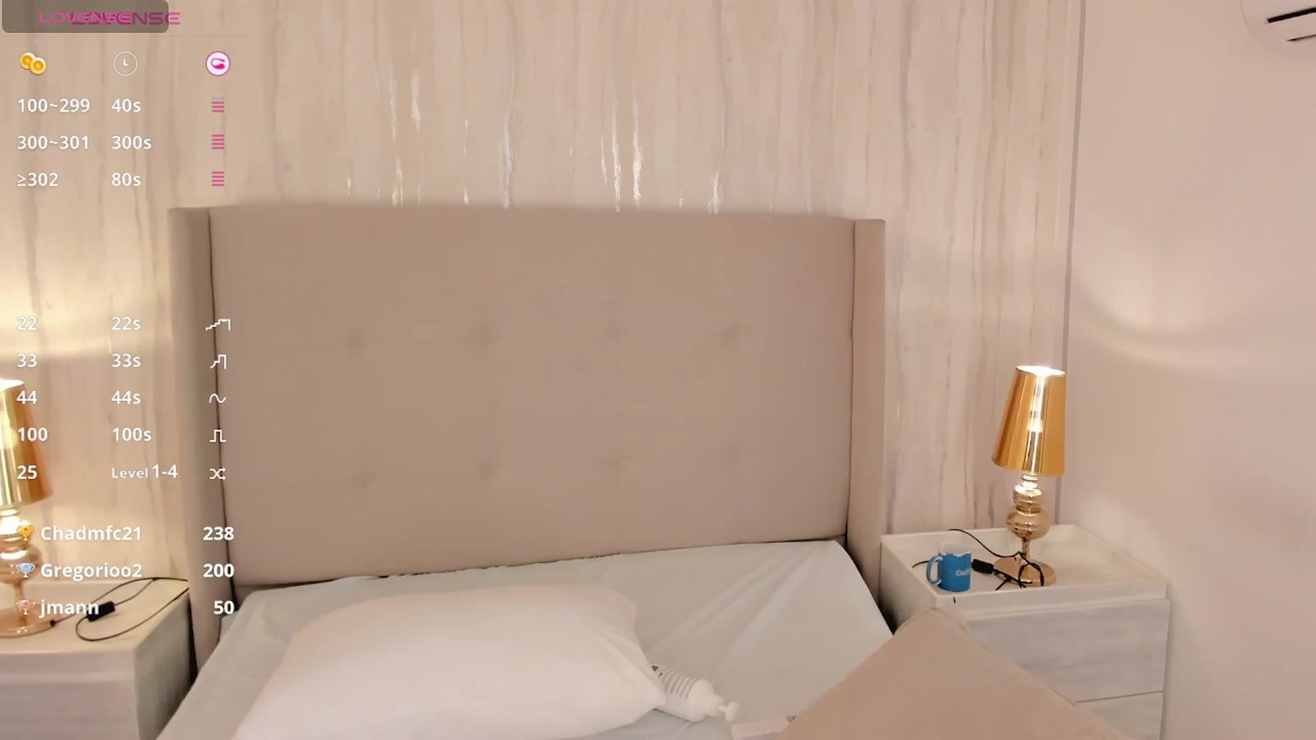 Gallery image thumbnail from valeriah_'s myfreecams stream on, 12/23/2024, 16:29 image 1 of 20