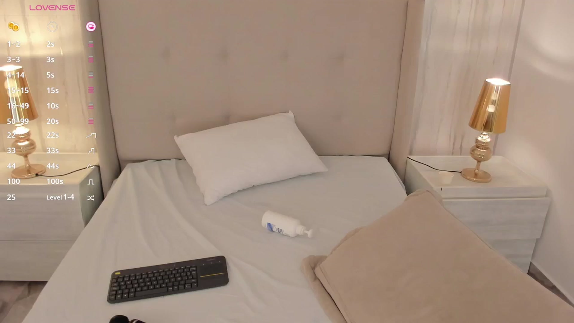 Gallery image thumbnail from valeriah_'s myfreecams stream on, 01/04/2025, 16:28 image 7 of 20