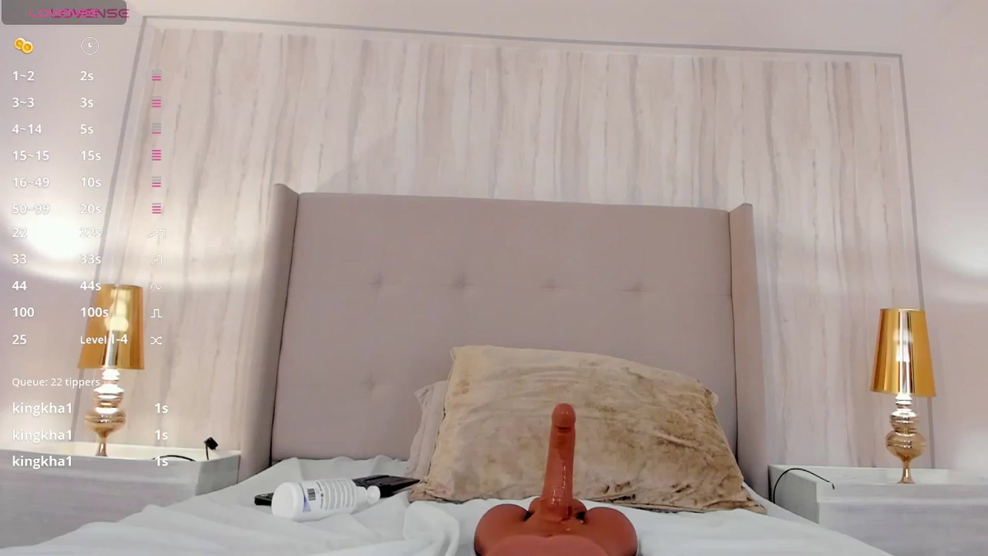 Gallery image thumbnail from valeriah_'s myfreecams stream on, 01/24/2025, 16:40 image 15 of 20