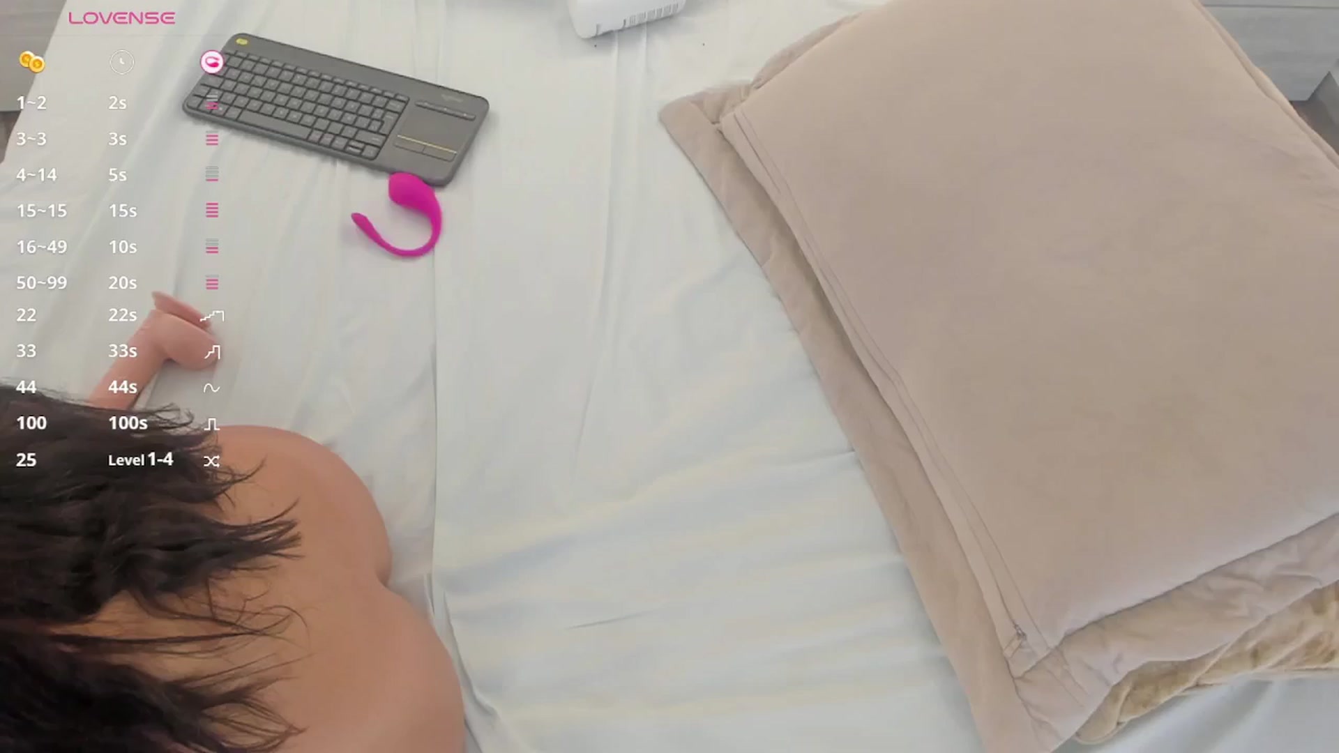 Gallery image thumbnail from valeriah_'s myfreecams stream on, 01/28/2025, 13:30 image 12 of 20