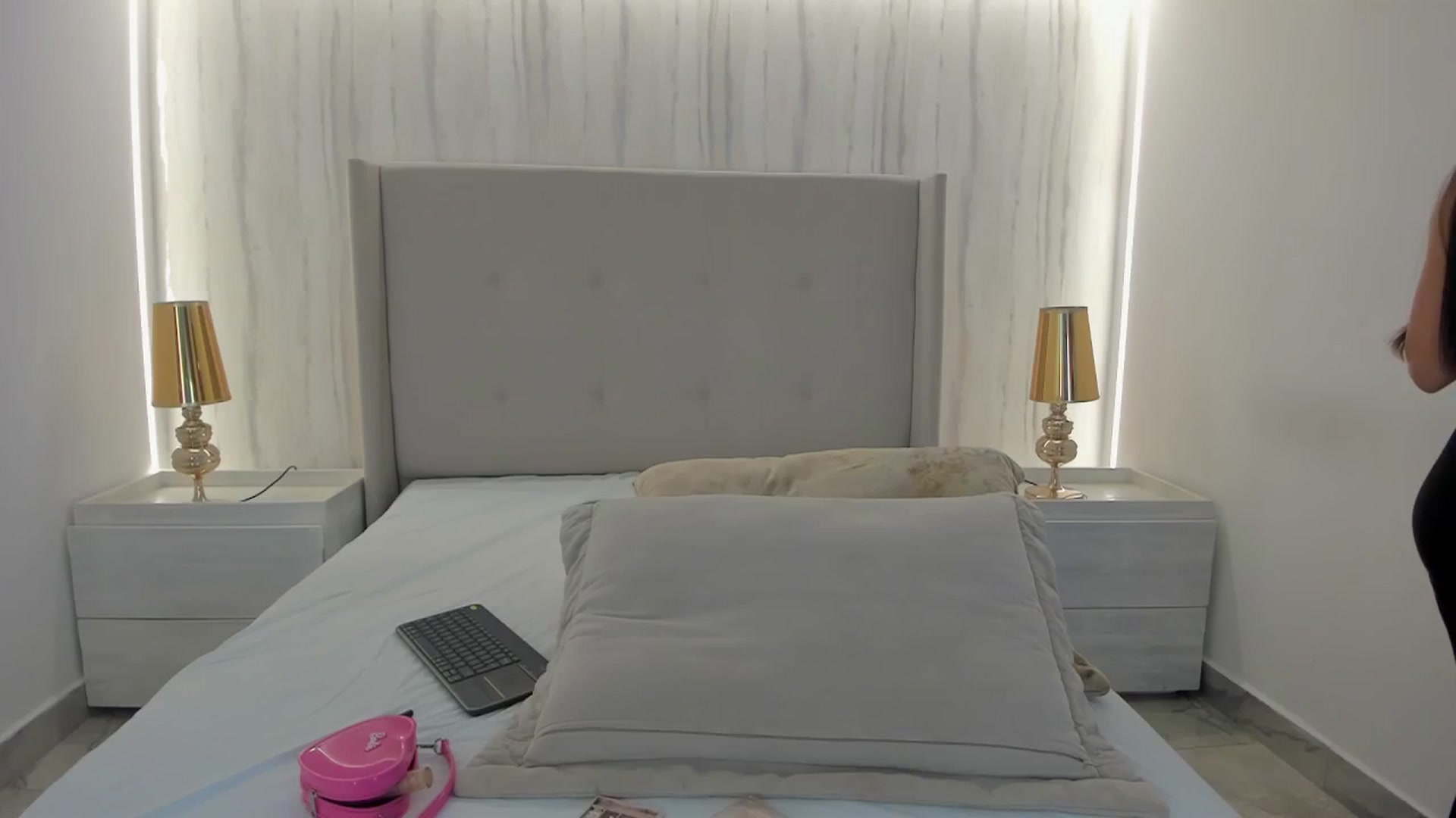 Gallery image thumbnail from valeriah_'s myfreecams stream on, 02/02/2025, 14:34 image 10 of 20