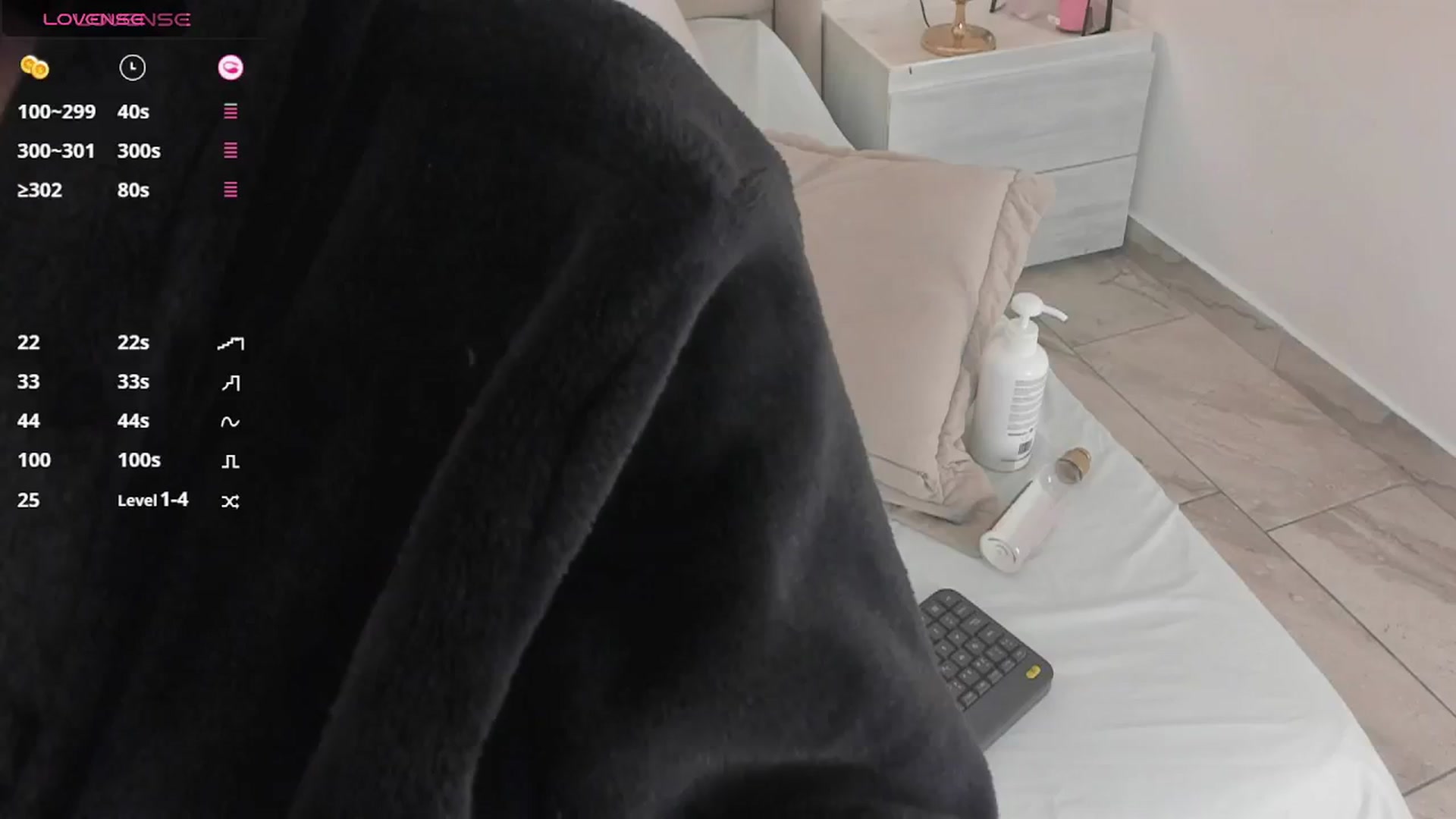 Gallery image thumbnail from valeriah_'s myfreecams stream on, 02/19/2025, 13:36 image 15 of 20
