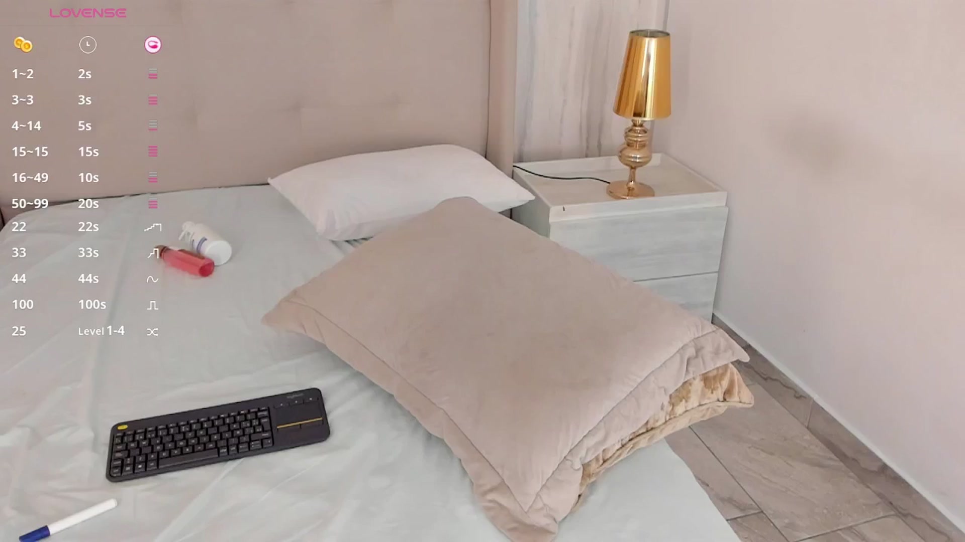 Gallery image thumbnail from valeriah_'s myfreecams stream on, 03/16/2025, 17:35 image 7 of 20