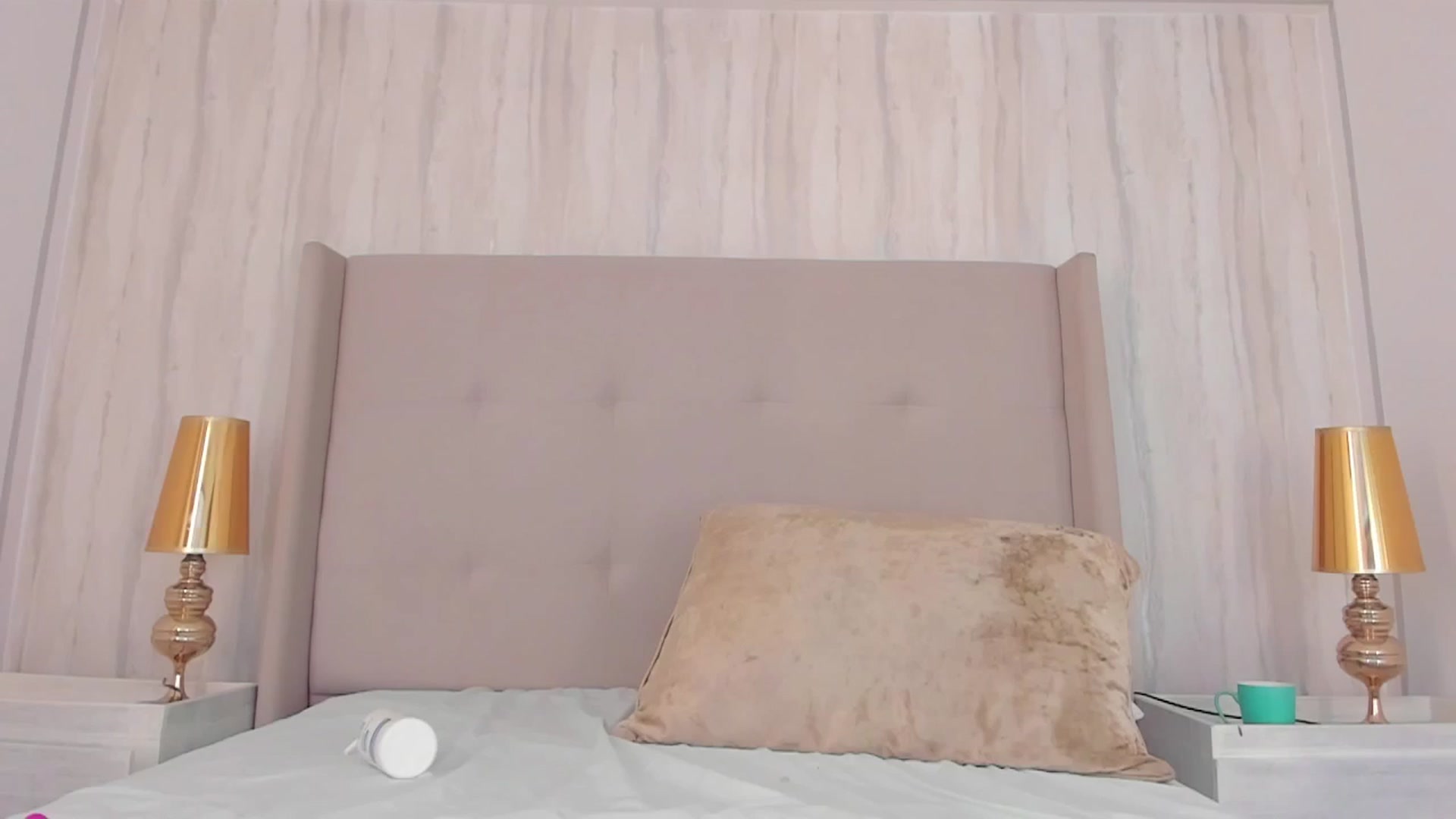 Gallery image thumbnail from valeriah_'s myfreecams stream on, 03/16/2025, 17:35 image 12 of 20