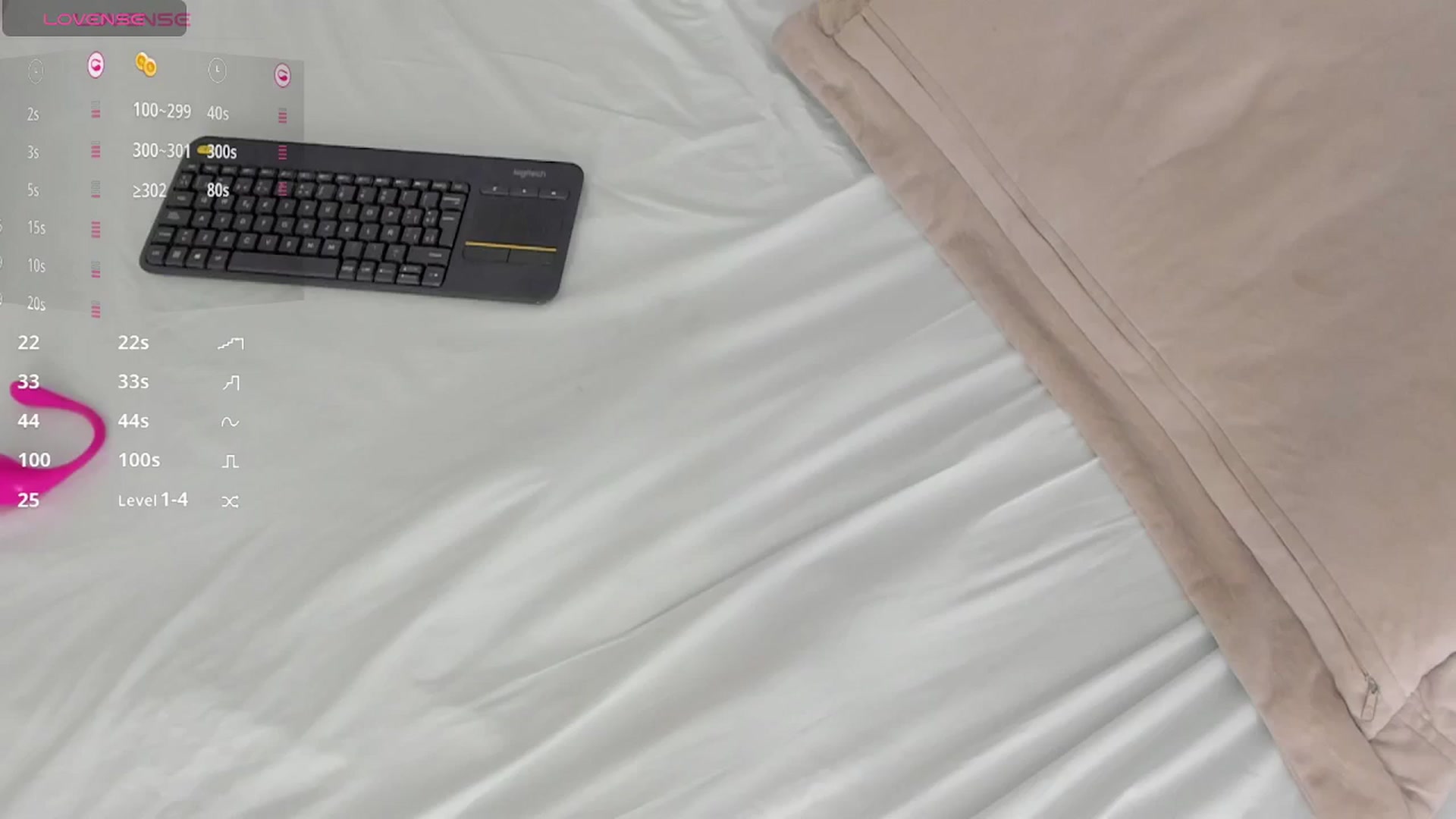 Gallery image thumbnail from valeriah_'s myfreecams stream on, 03/19/2025, 12:03 image 12 of 20