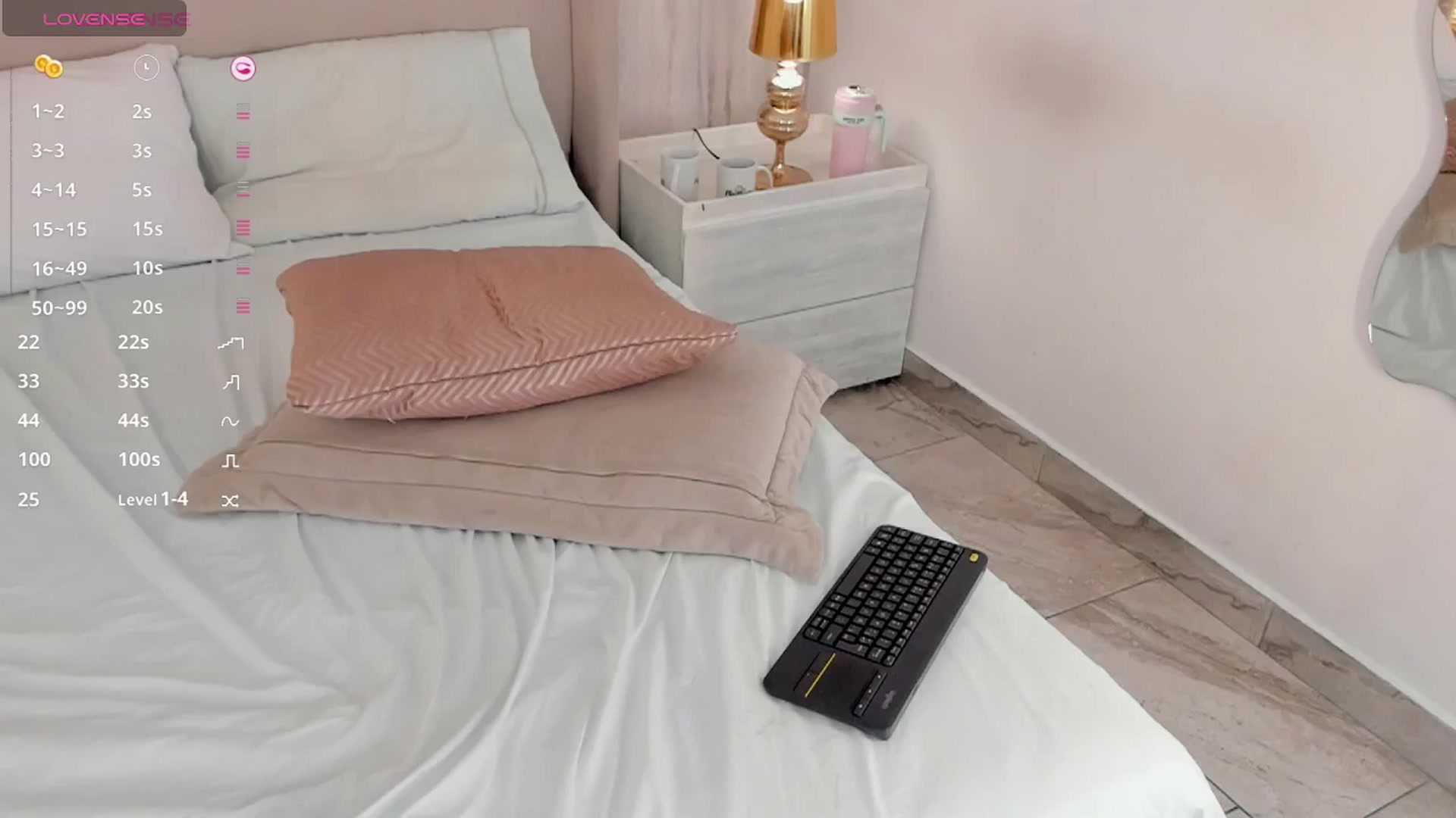 Gallery image thumbnail from valeriah_'s myfreecams stream on, 03/22/2025, 16:42 image 3 of 20