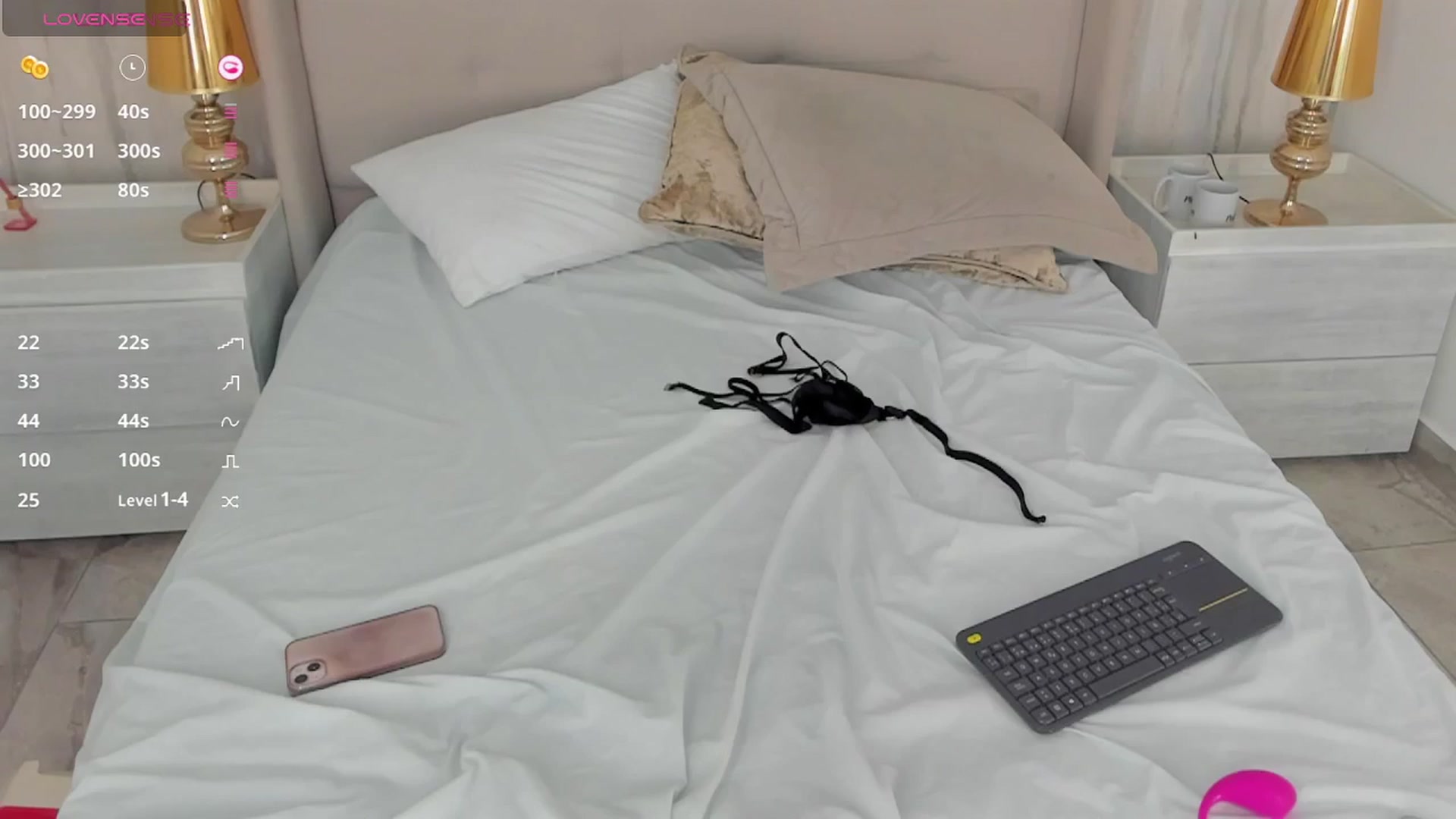 Gallery image thumbnail from valeriah_'s myfreecams stream on, 03/24/2025, 21:56 image 3 of 20