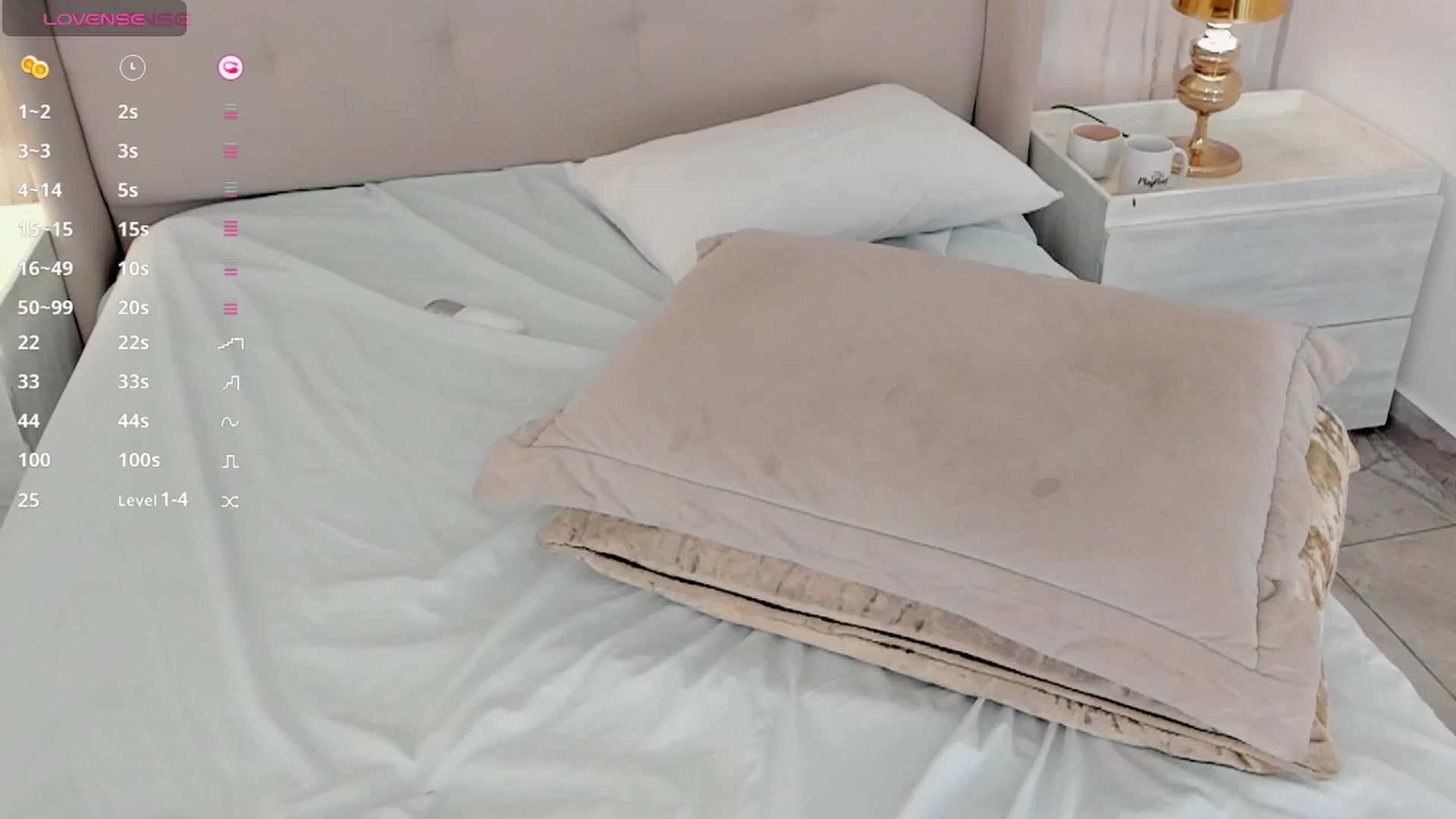Gallery image thumbnail from valeriah_'s myfreecams stream on, 03/26/2025, 16:39 image 13 of 20