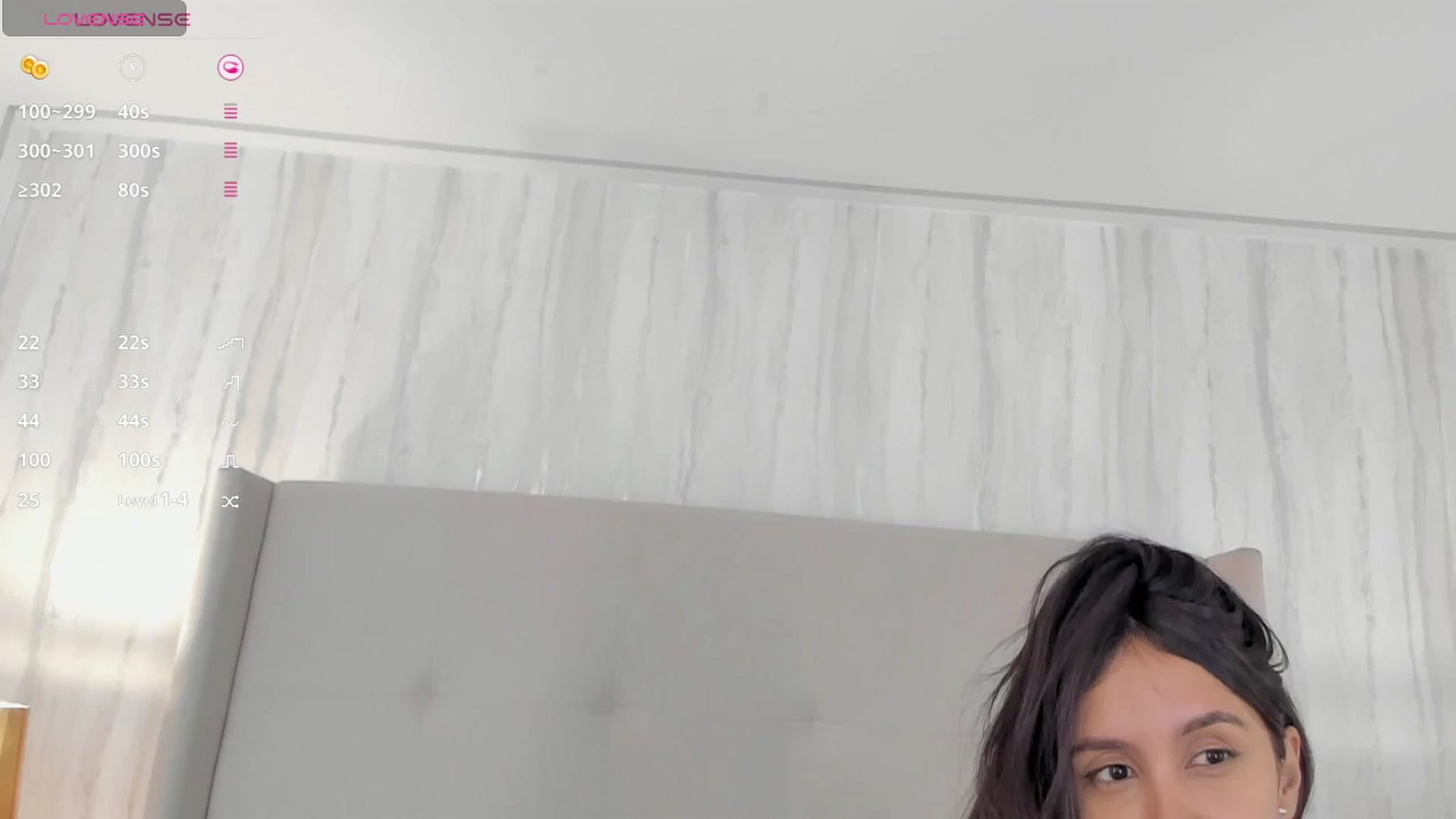 Gallery image thumbnail from valeriah_'s myfreecams stream on, 03/26/2025, 16:39 image 10 of 20