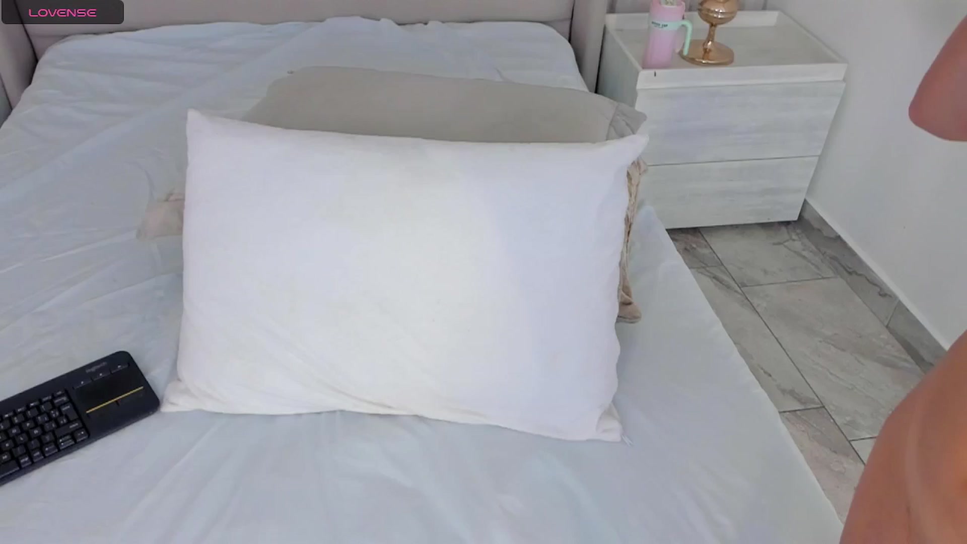 Gallery image thumbnail from valeriah_'s myfreecams stream on, 03/27/2025, 12:09 image 7 of 20