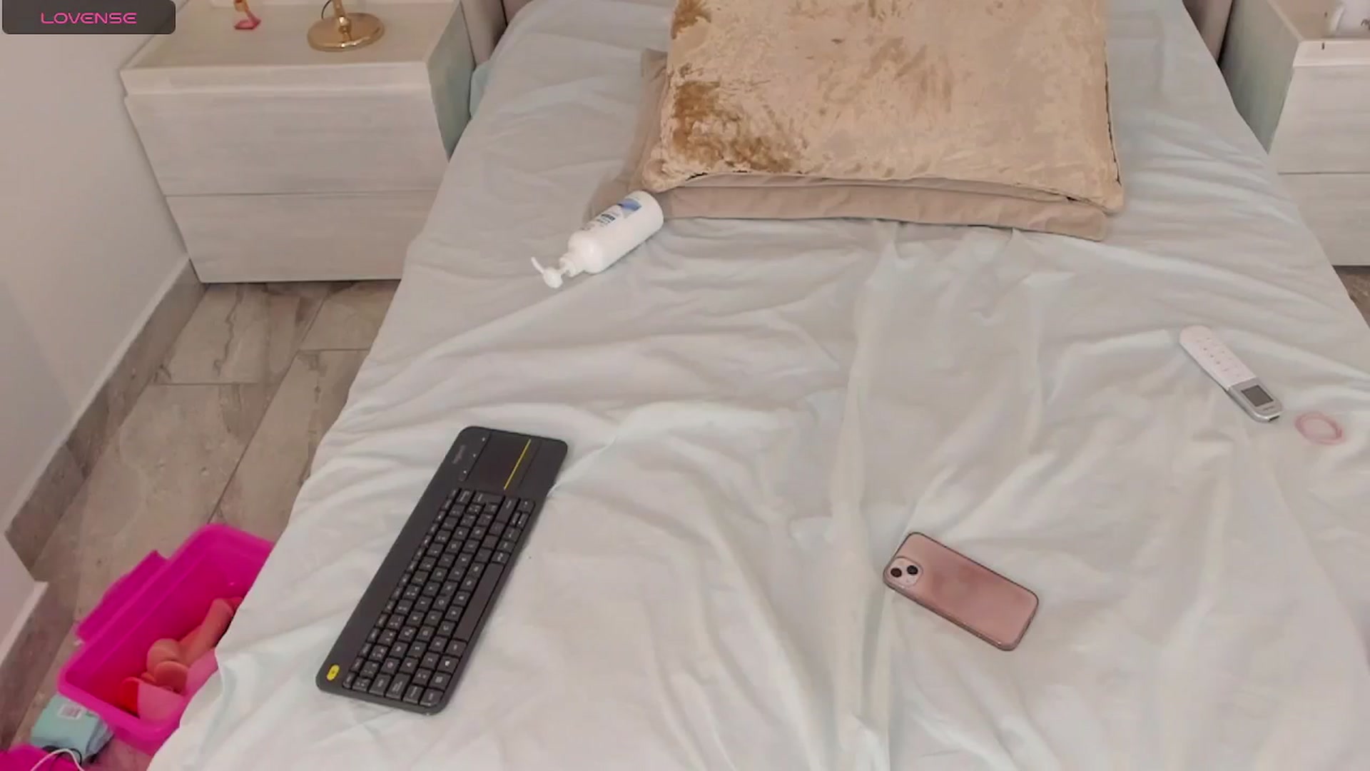 Gallery image thumbnail from valeriah_'s myfreecams stream on, 03/28/2025, 15:25 image 18 of 20