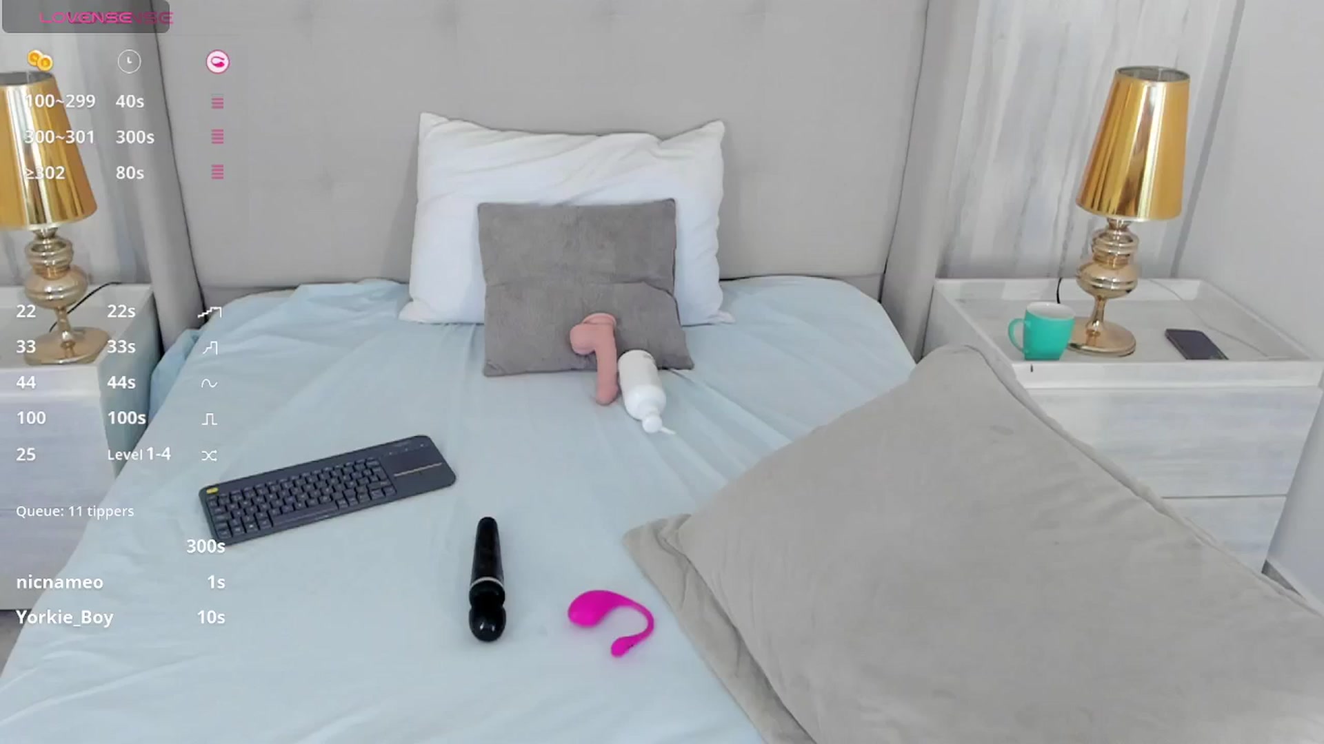 Gallery image thumbnail from valeriah_'s myfreecams stream on, 03/31/2025, 16:46 image 8 of 20